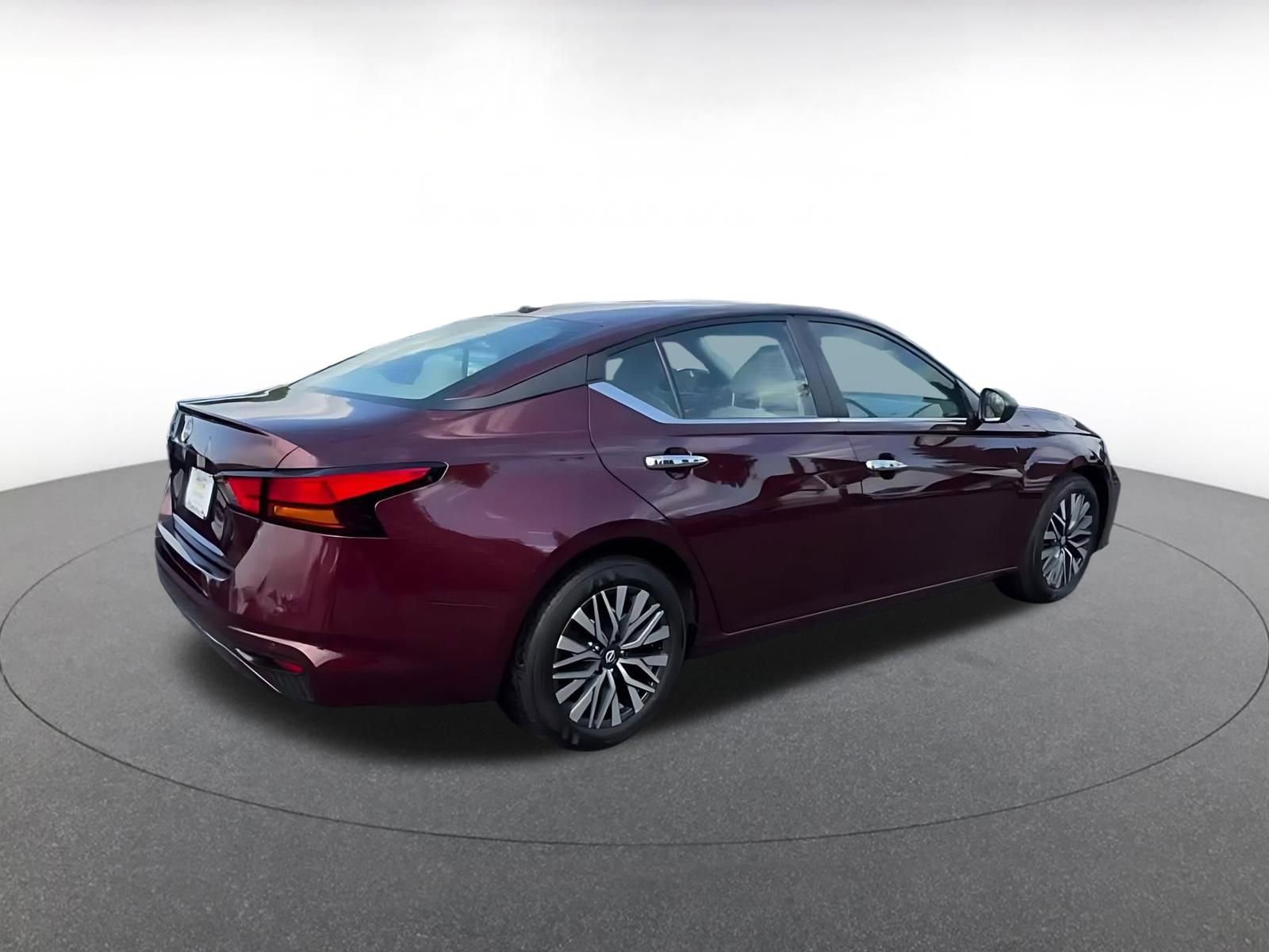 Thumbnail: 2025 Nissan Altima - 15