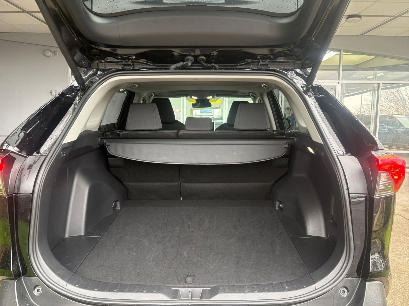 Thumbnail: 2025 Toyota RAV4 - 33