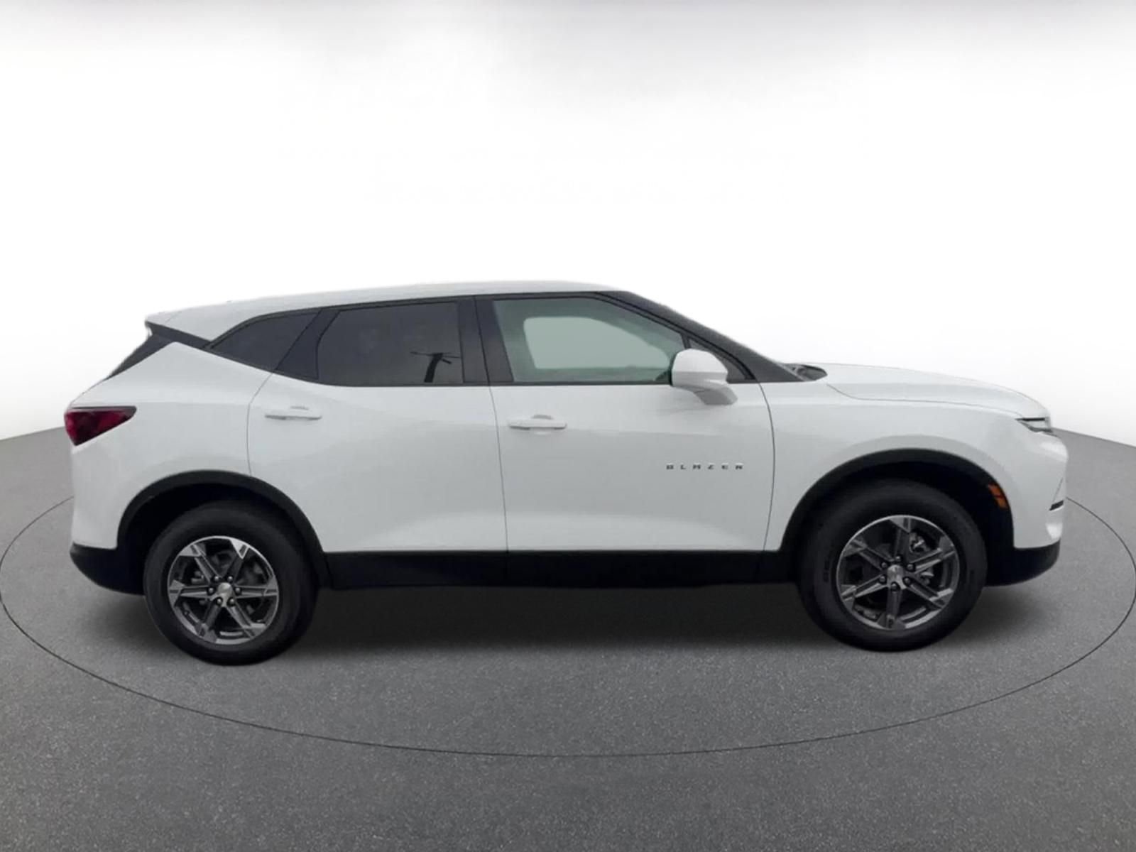 Thumbnail: 2025 Chevrolet Blazer - 16