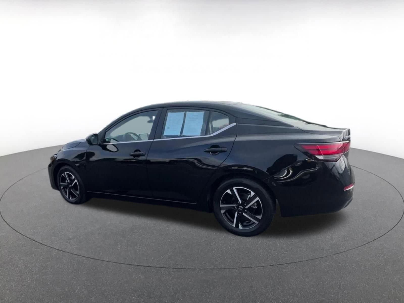 Thumbnail: 2025 Nissan Sentra - 10