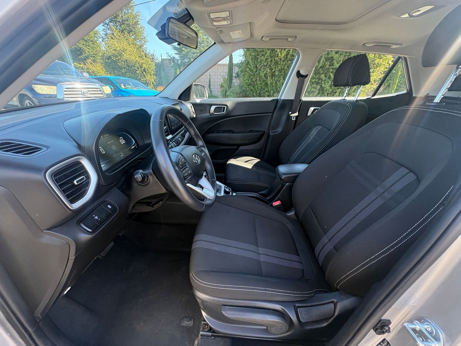 Thumbnail: 2025 Hyundai Venue - 25