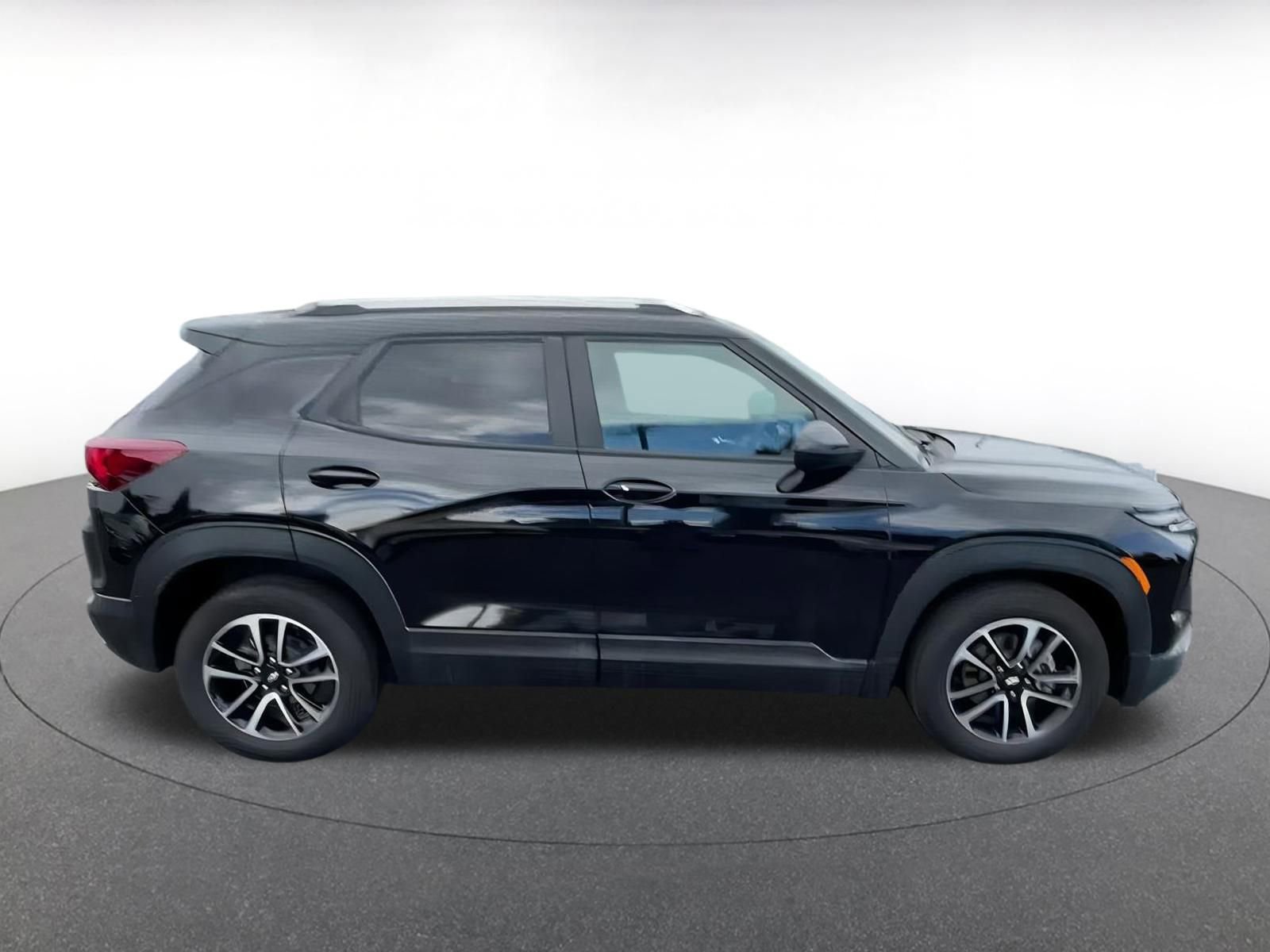 Thumbnail: 2025 Chevrolet TrailBlazer - 16