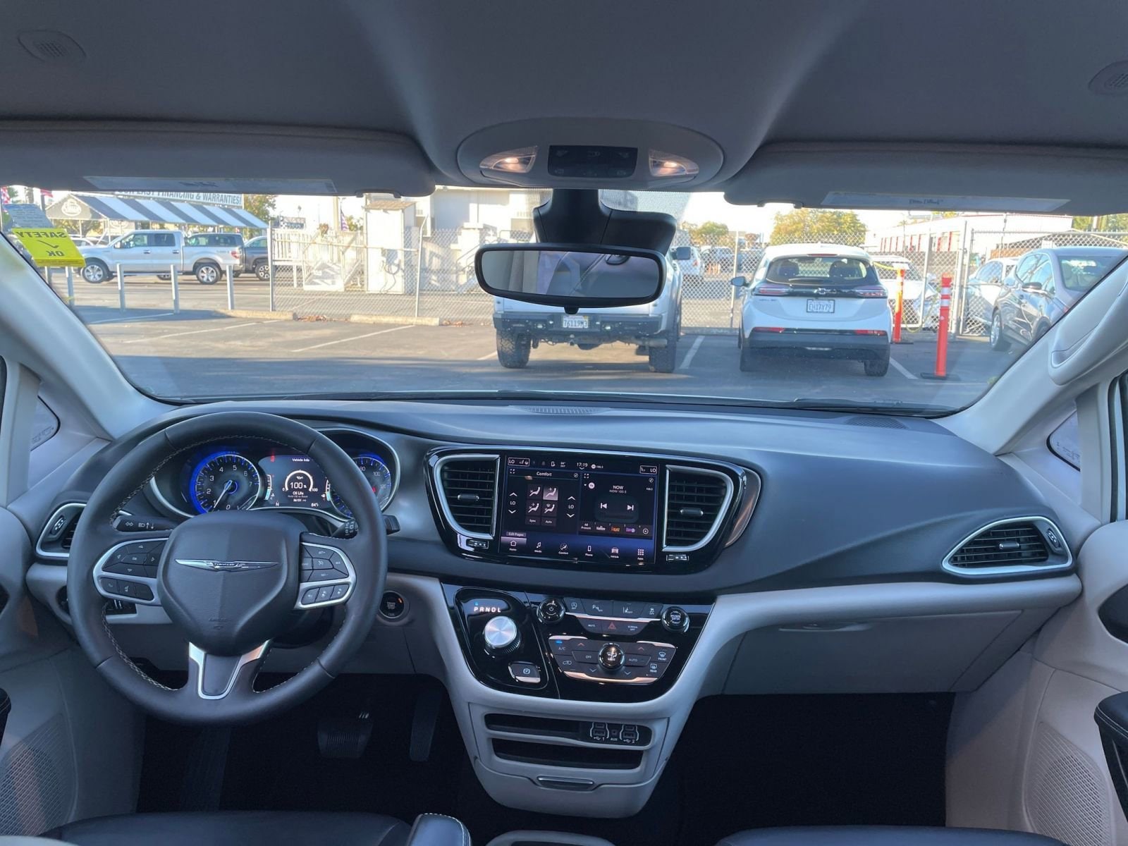 Thumbnail: 2024 Chrysler Pacifica - 34