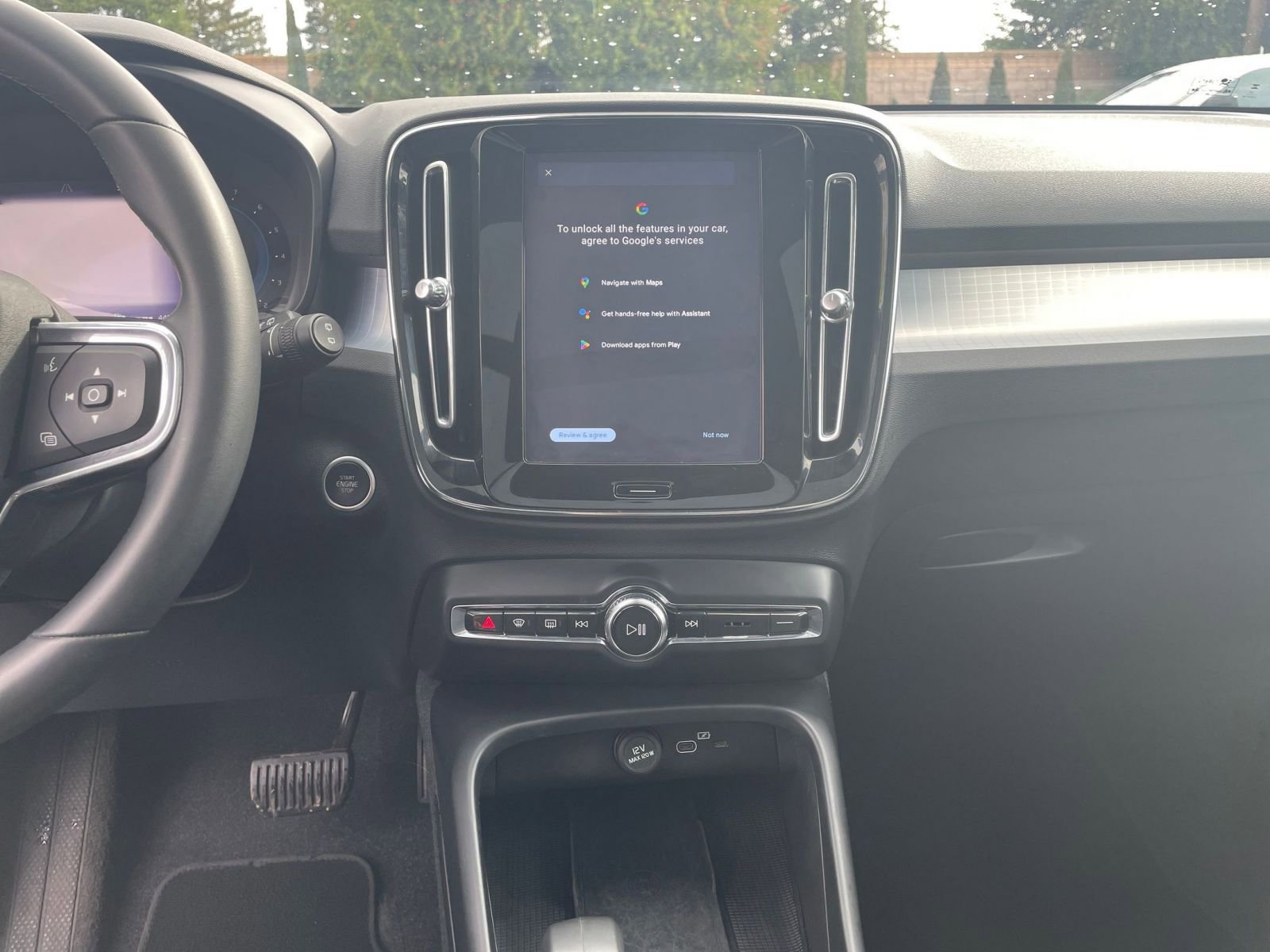 Thumbnail: 2024 Volvo XC40 - 17