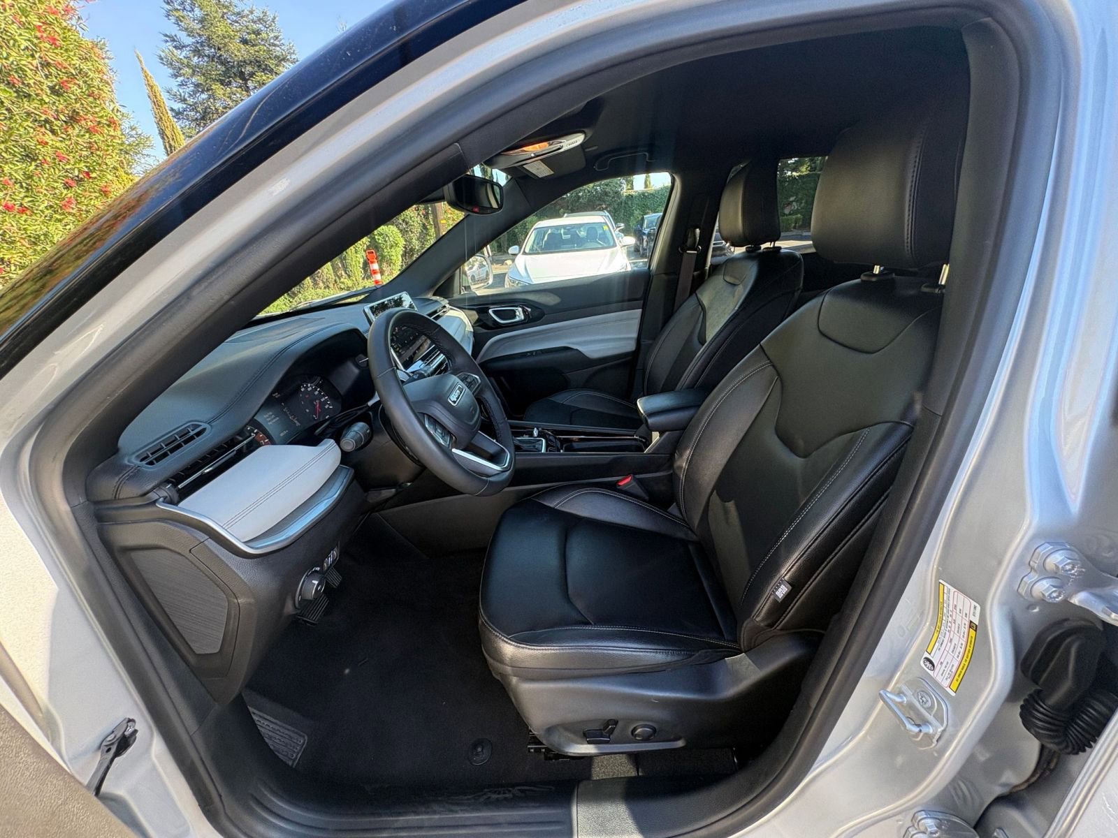 Thumbnail: 2025 Jeep Compass - 28