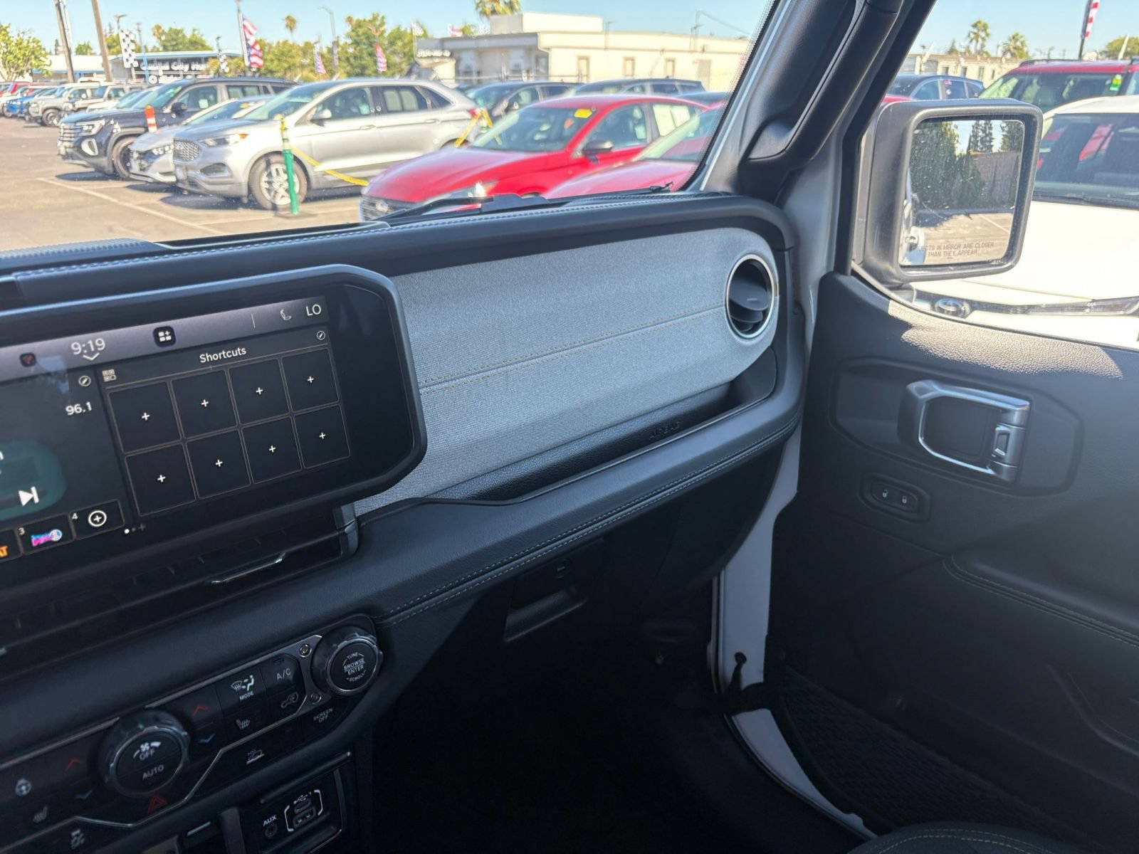 Thumbnail: 2025 Jeep Wrangler - 35