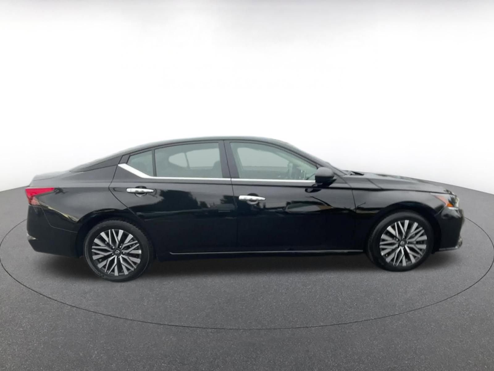 Thumbnail: 2025 Nissan Altima - 16