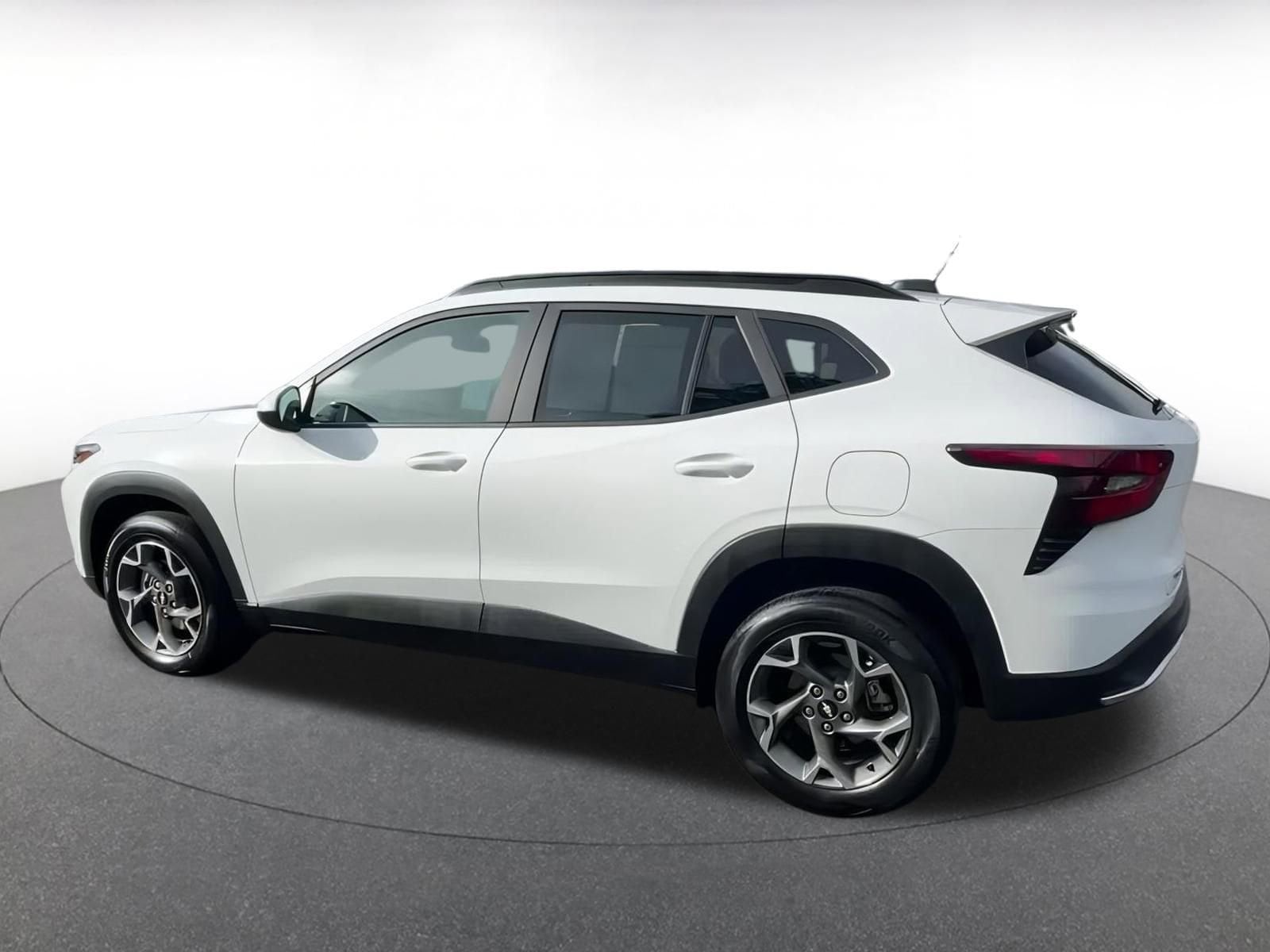 Thumbnail: 2025 Chevrolet Trax - 10