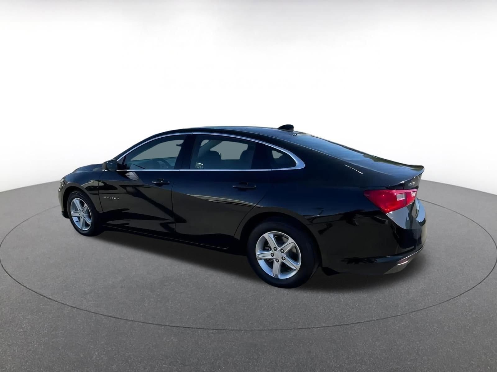 Thumbnail: 2024 Chevrolet Malibu - 10