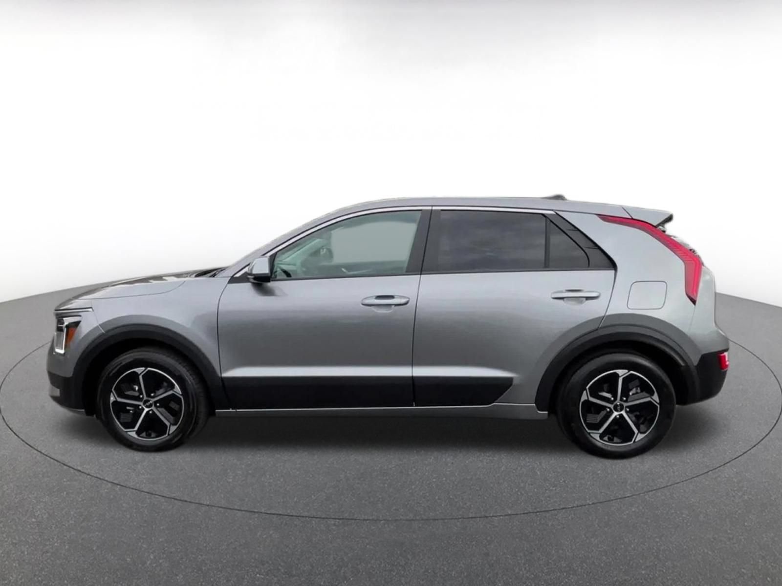 Thumbnail: 2026 Kia Niro - 9