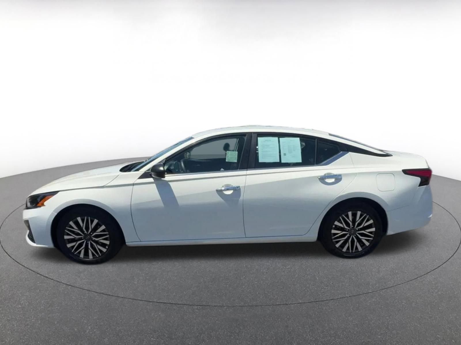 Thumbnail: 2025 Nissan Altima - 9