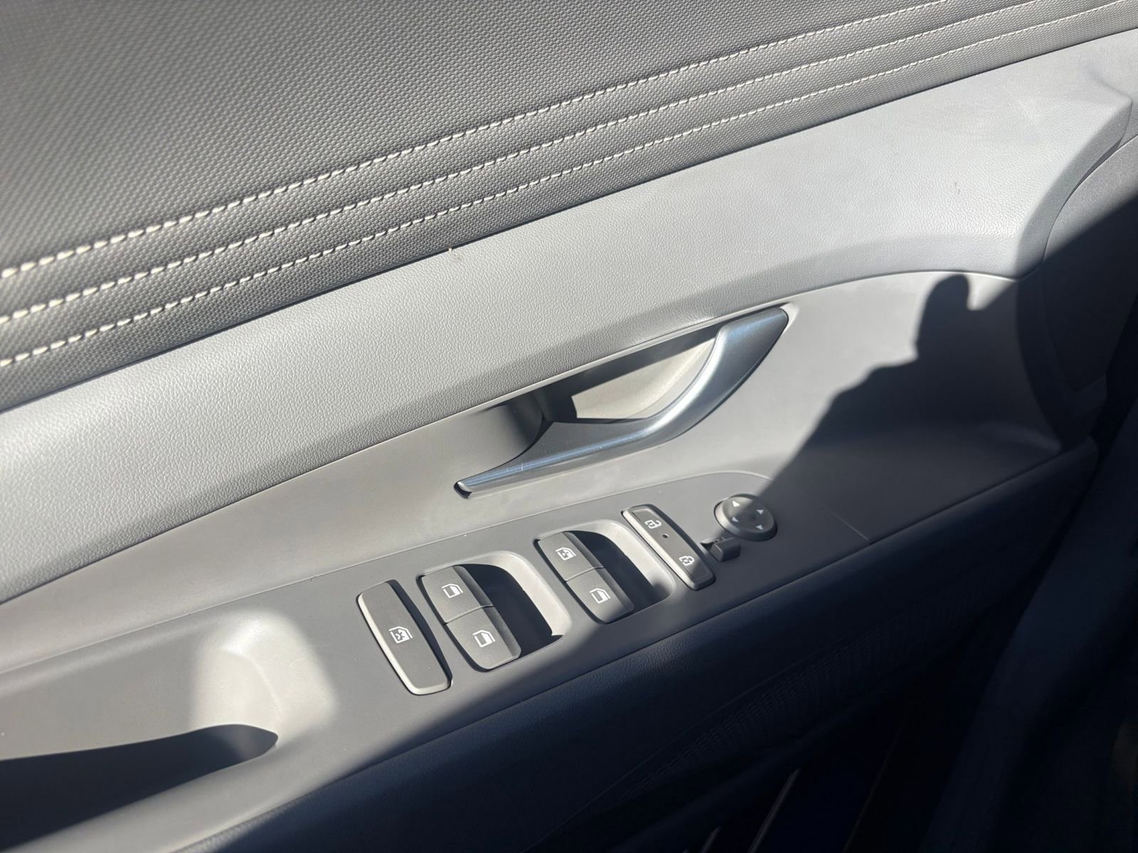 Thumbnail: 2025 Hyundai Elantra - 18