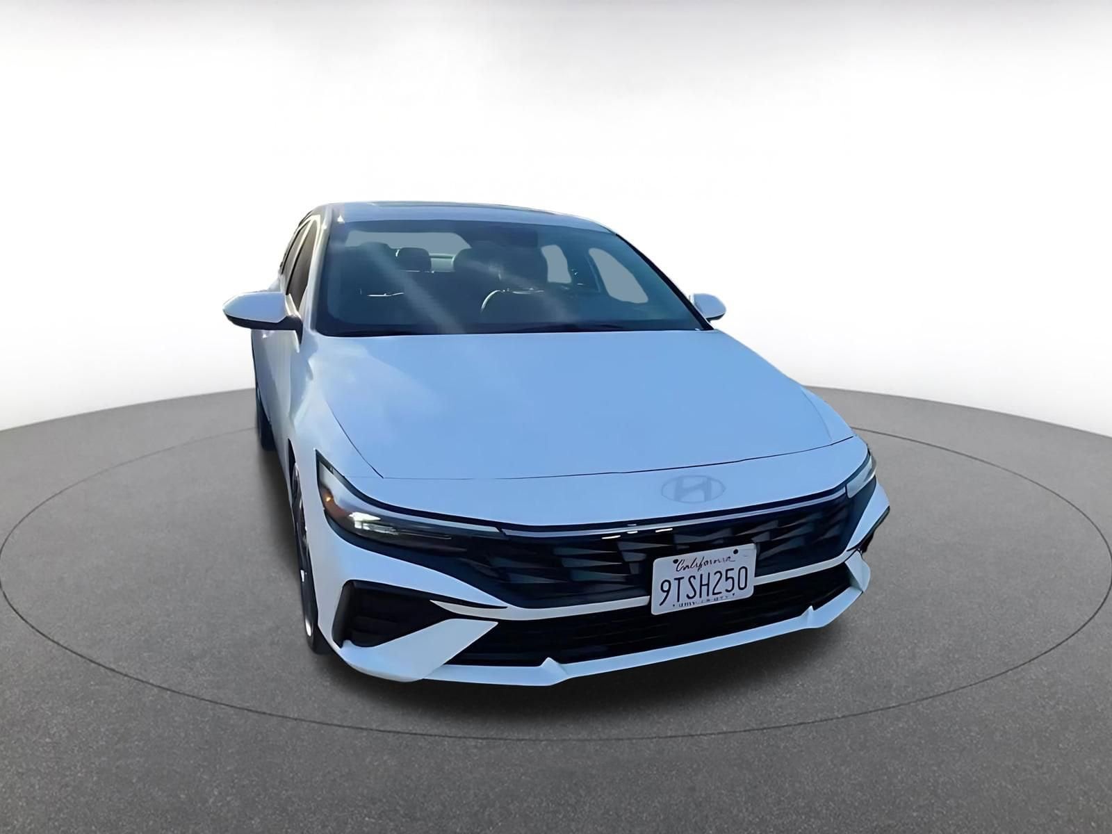 Thumbnail: 2025 Hyundai Elantra - 3