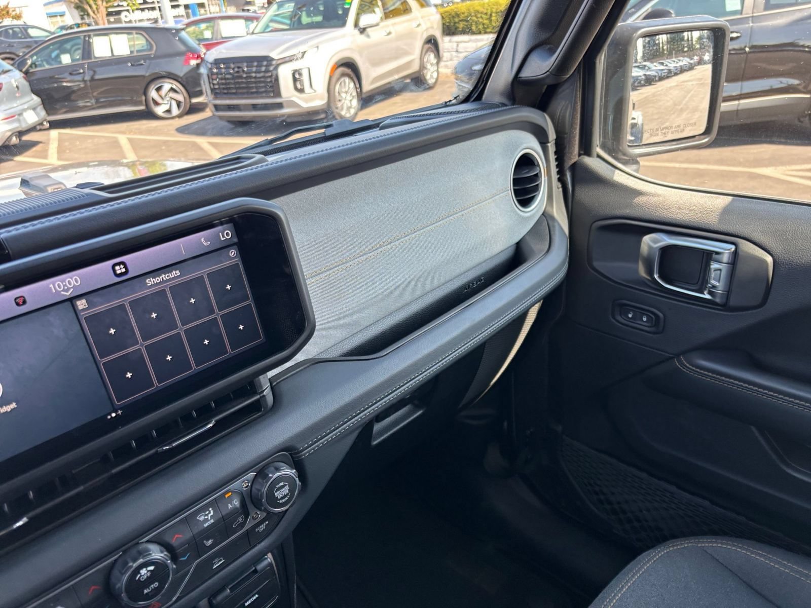 Thumbnail: 2025 Jeep Wrangler - 34