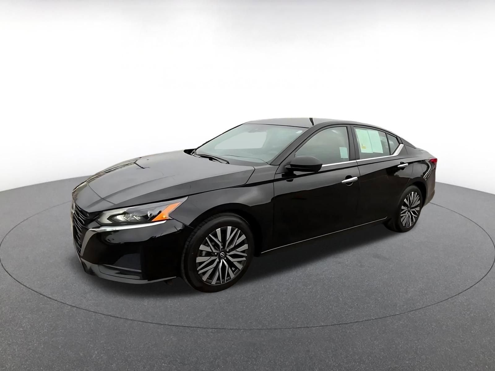 Thumbnail: 2025 Nissan Altima - 8