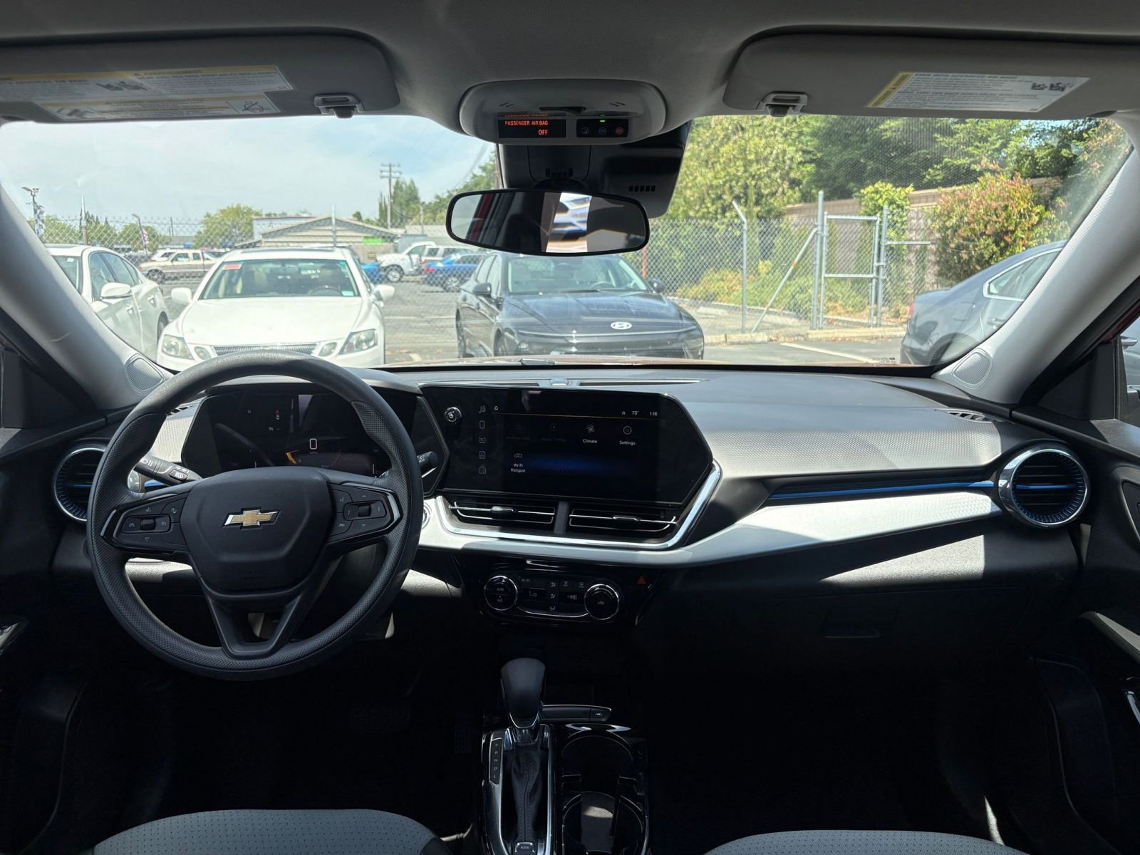 Thumbnail: 2025 Chevrolet Trax - 32