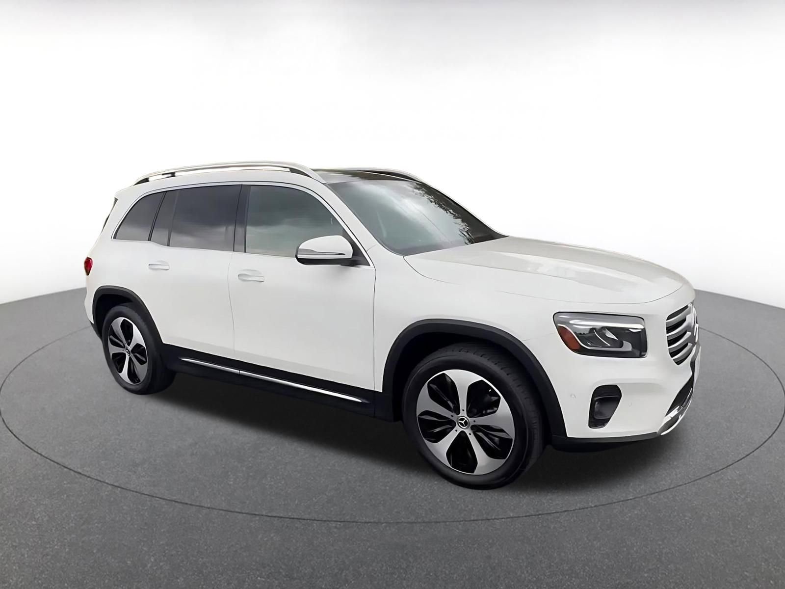 Thumbnail: 2025 Mercedes-Benz GLB - 2