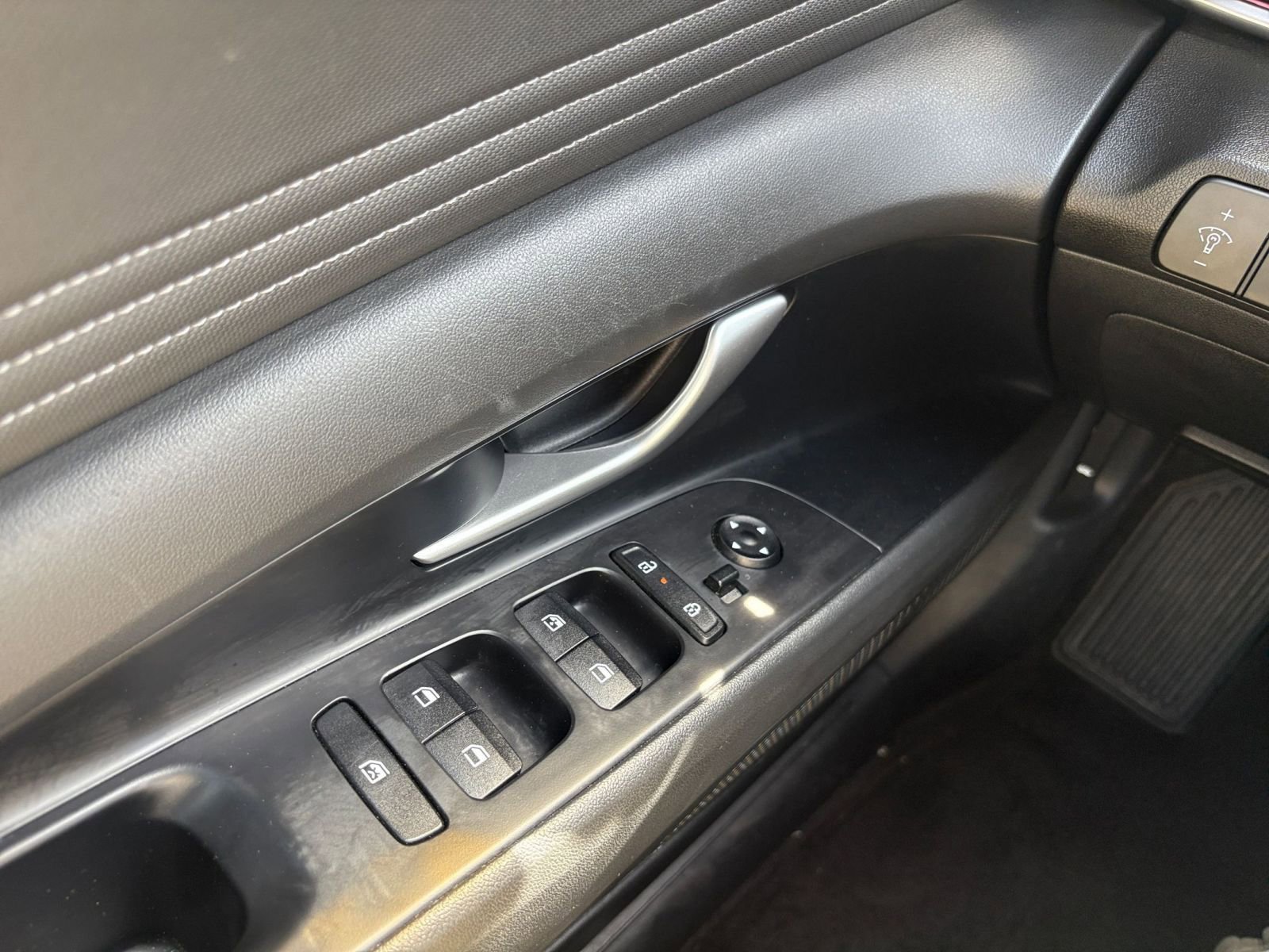 Thumbnail: 2025 Hyundai Elantra - 18