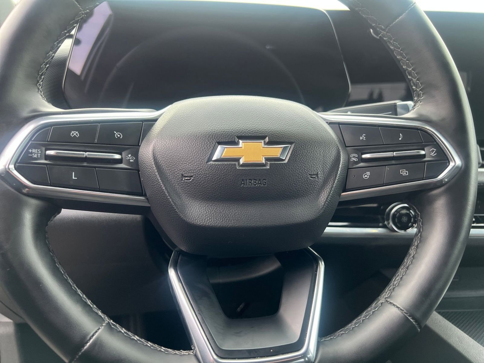 Thumbnail: 2025 Chevrolet Equinox - 28