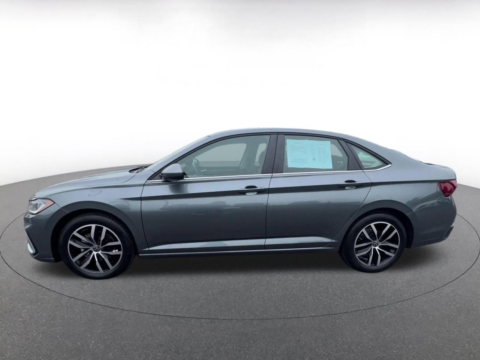 Thumbnail: 2025 Volkswagen Jetta - 9