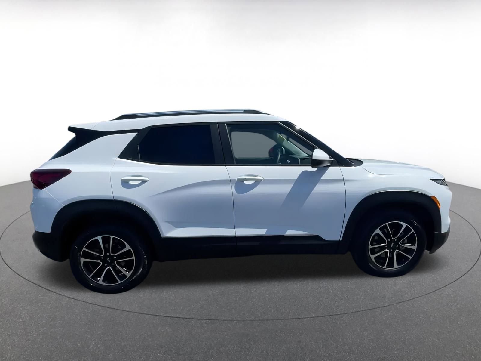 Thumbnail: 2024 Chevrolet TrailBlazer - 16