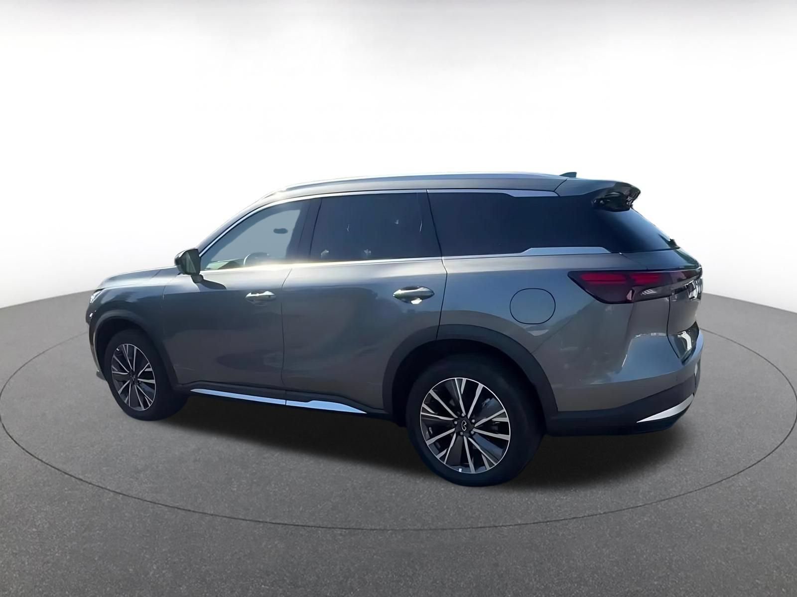 Thumbnail: 2026 INFINITI QX60 - 10