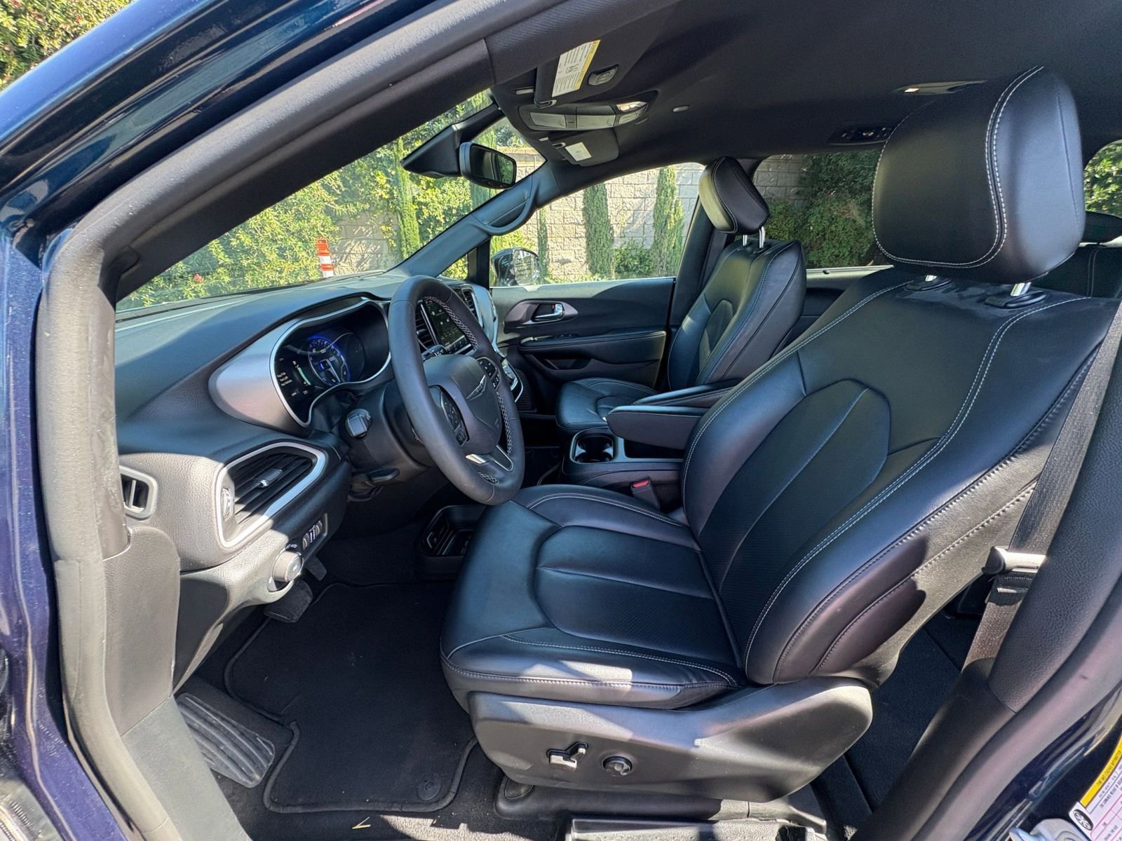 Thumbnail: 2025 Chrysler Pacifica - 29