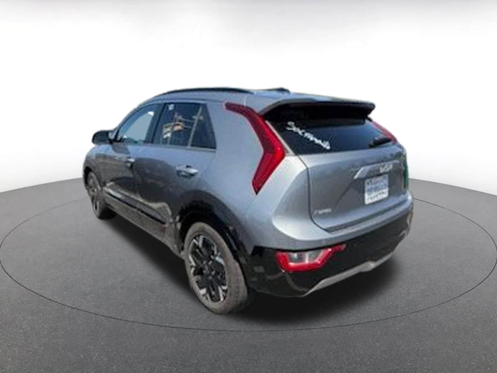 Thumbnail: 2023 Kia Niro - 3