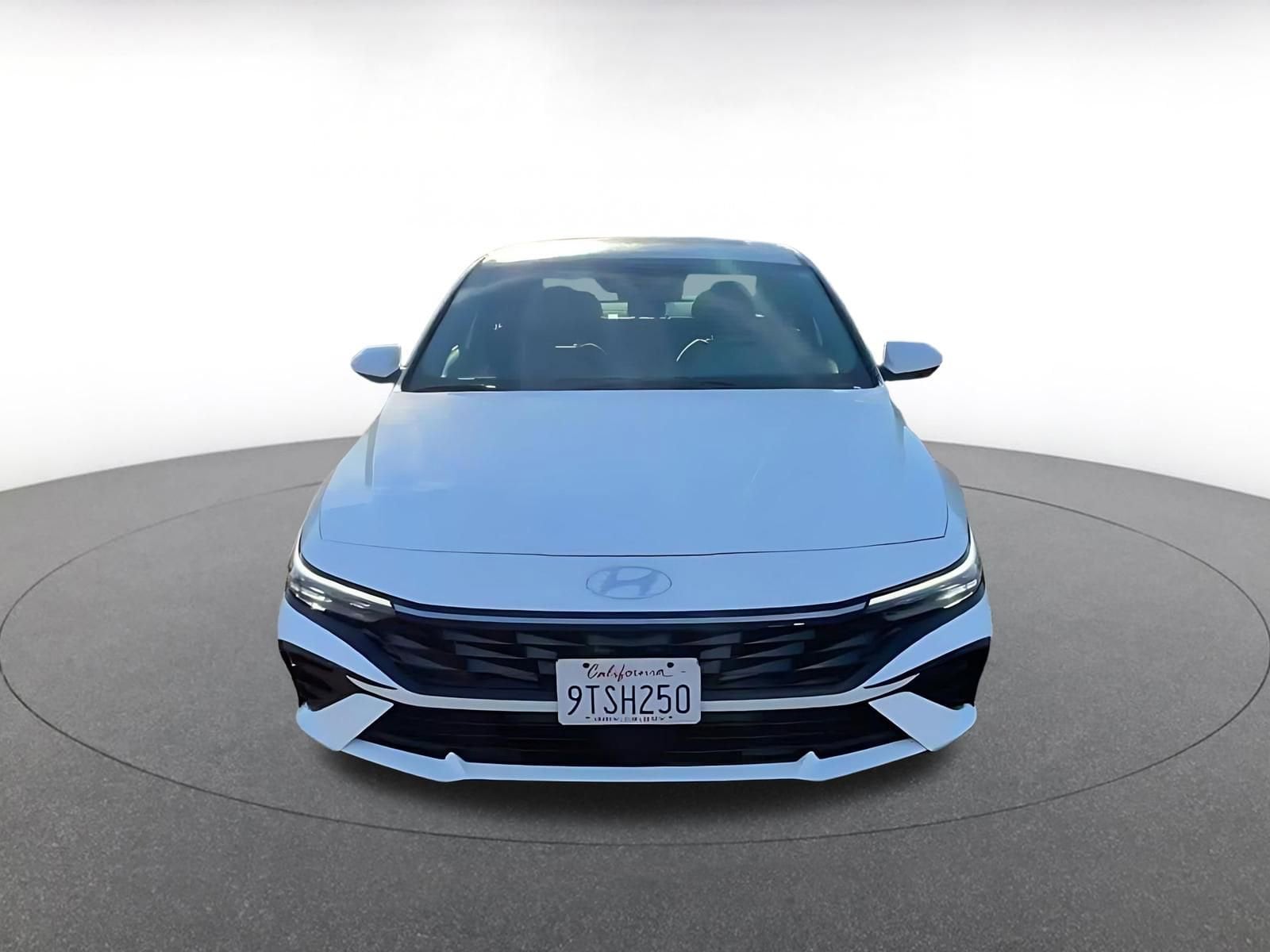 Thumbnail: 2025 Hyundai Elantra - 4