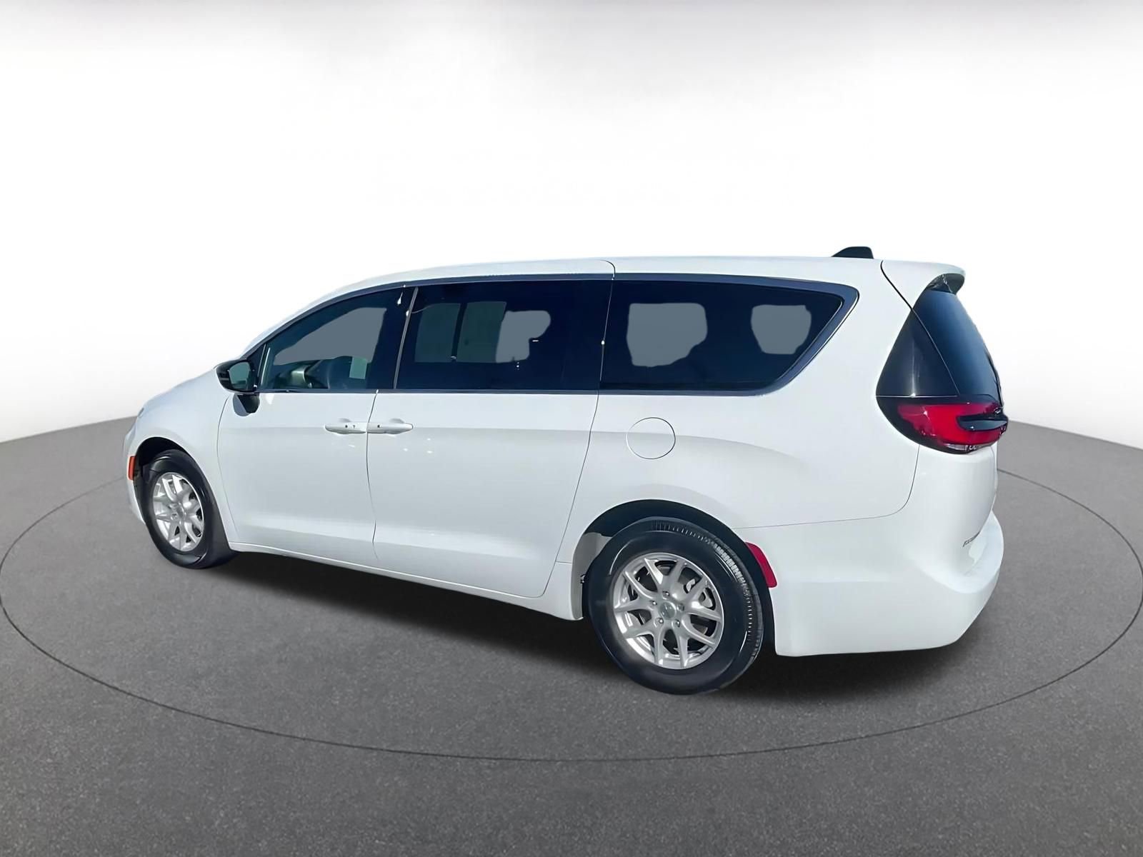 Thumbnail: 2025 Chrysler Pacifica - 10