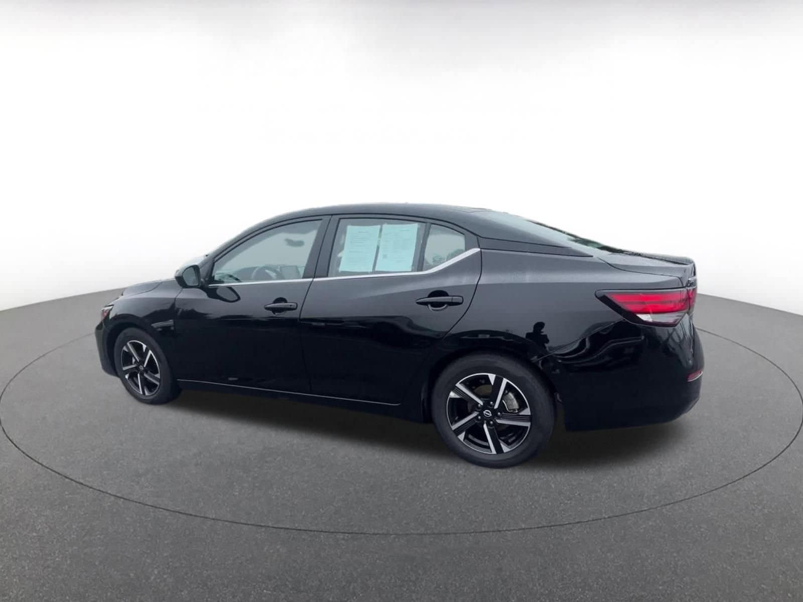 Thumbnail: 2025 Nissan Sentra - 10