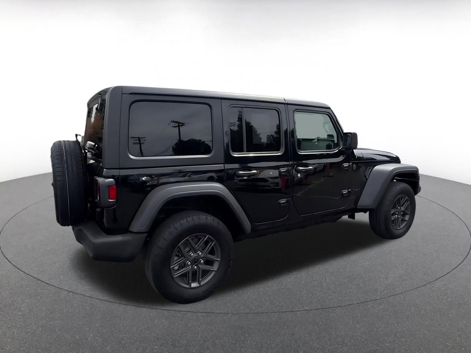 Thumbnail: 2025 Jeep Wrangler - 14