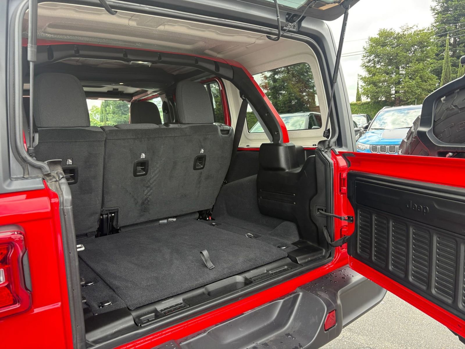 Thumbnail: 2025 Jeep Wrangler - 30