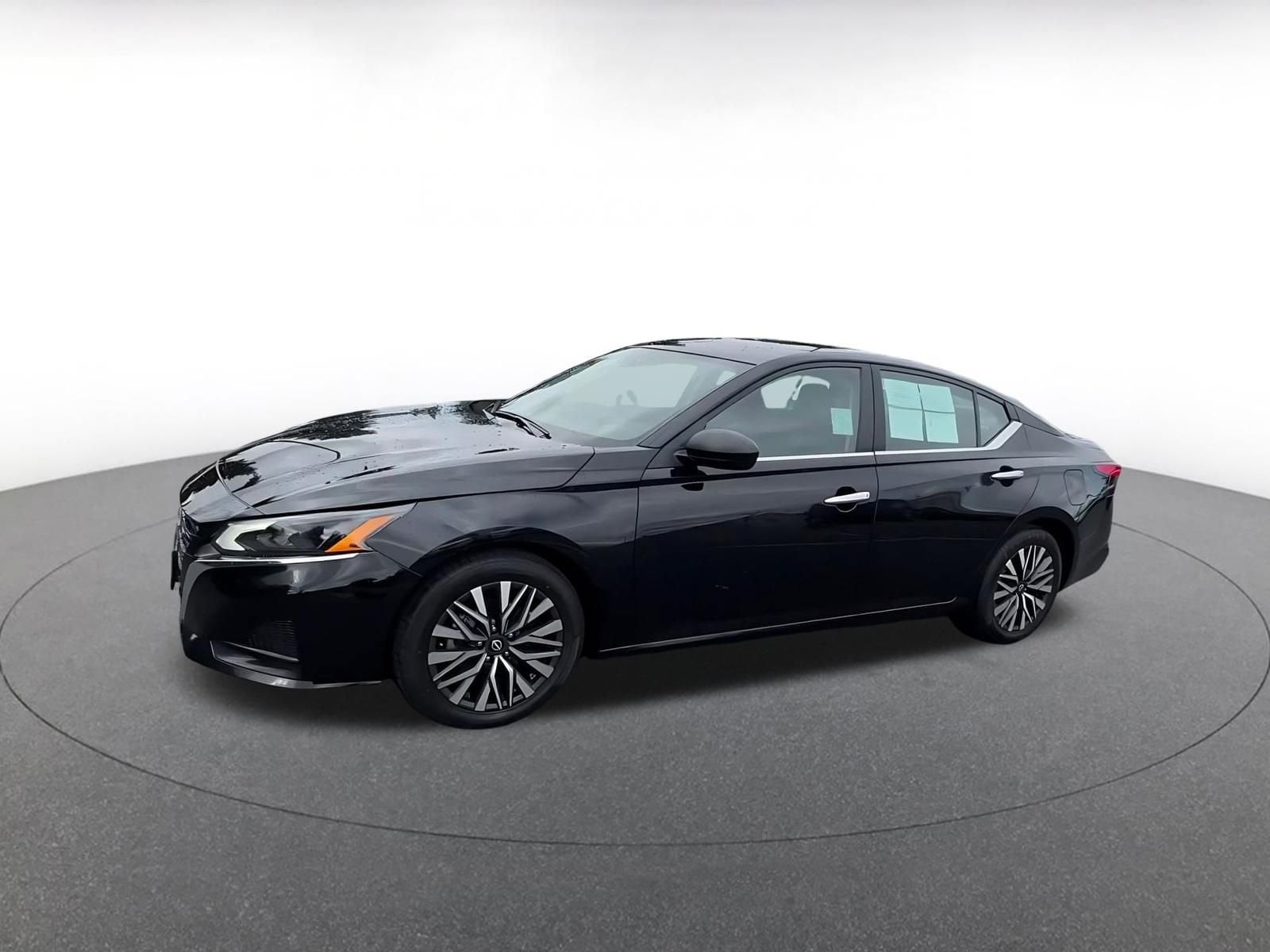 Thumbnail: 2025 Nissan Altima - 8