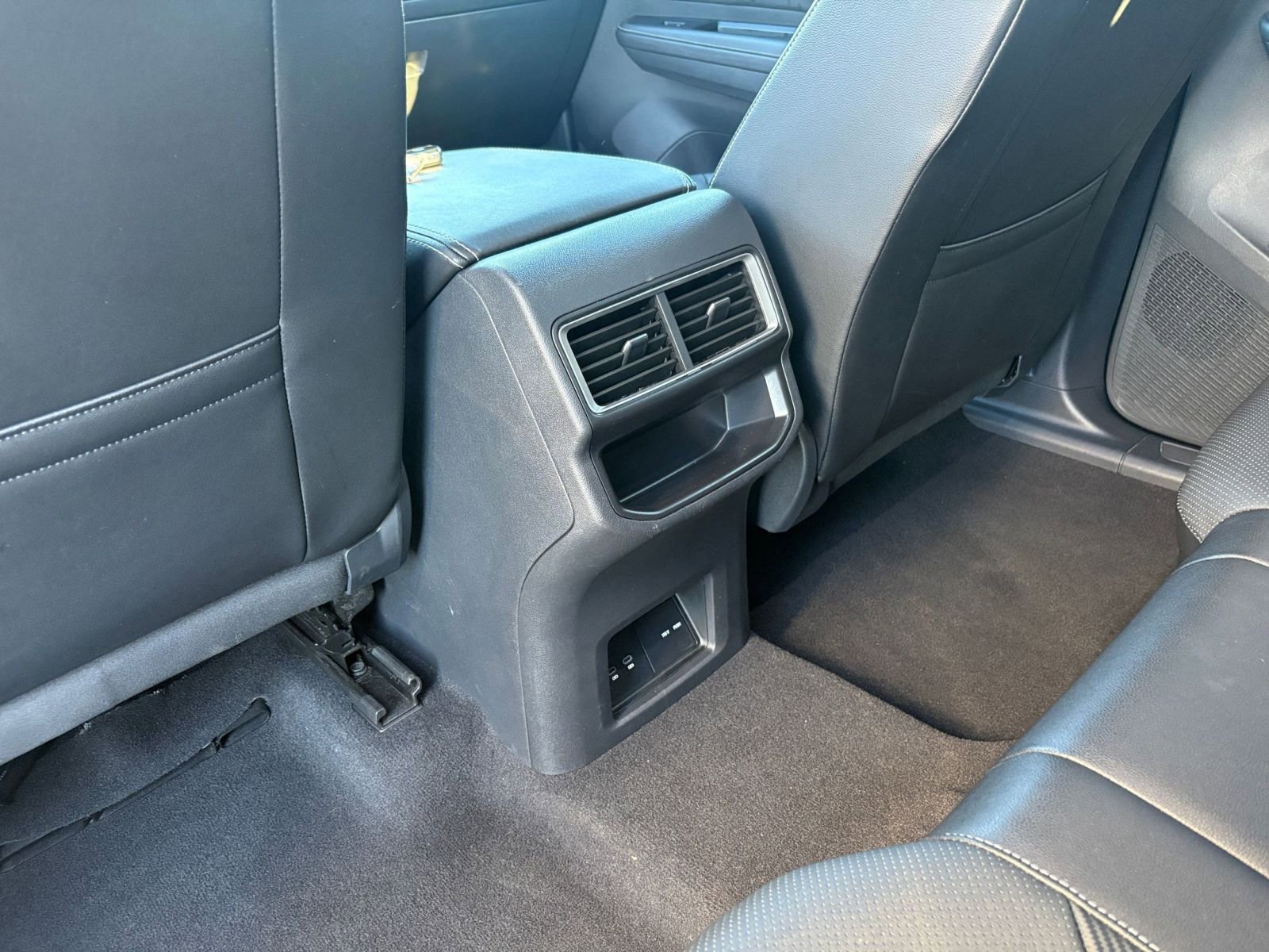 Thumbnail: 2025 Volkswagen Atlas - 24