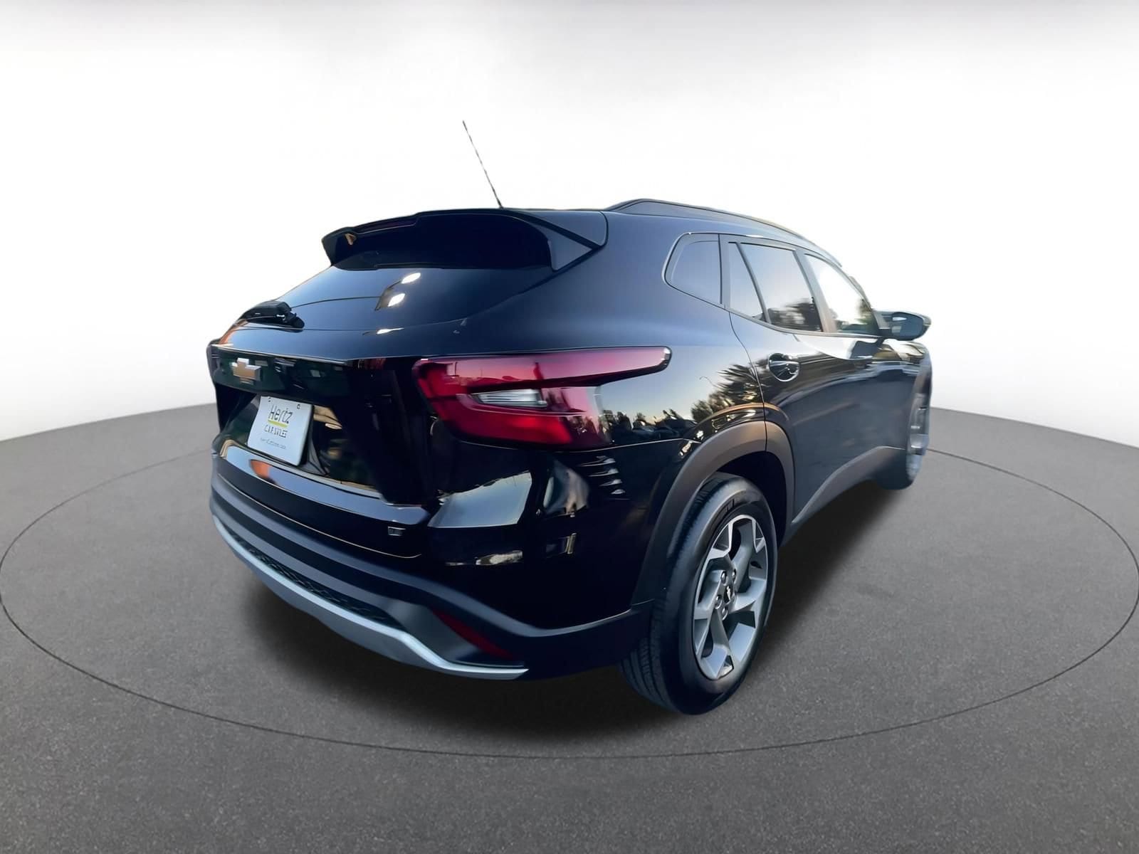 Thumbnail: 2025 Chevrolet Trax - 14