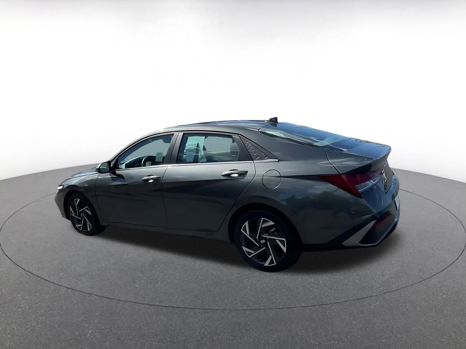 Thumbnail: 2025 Hyundai Elantra - 10