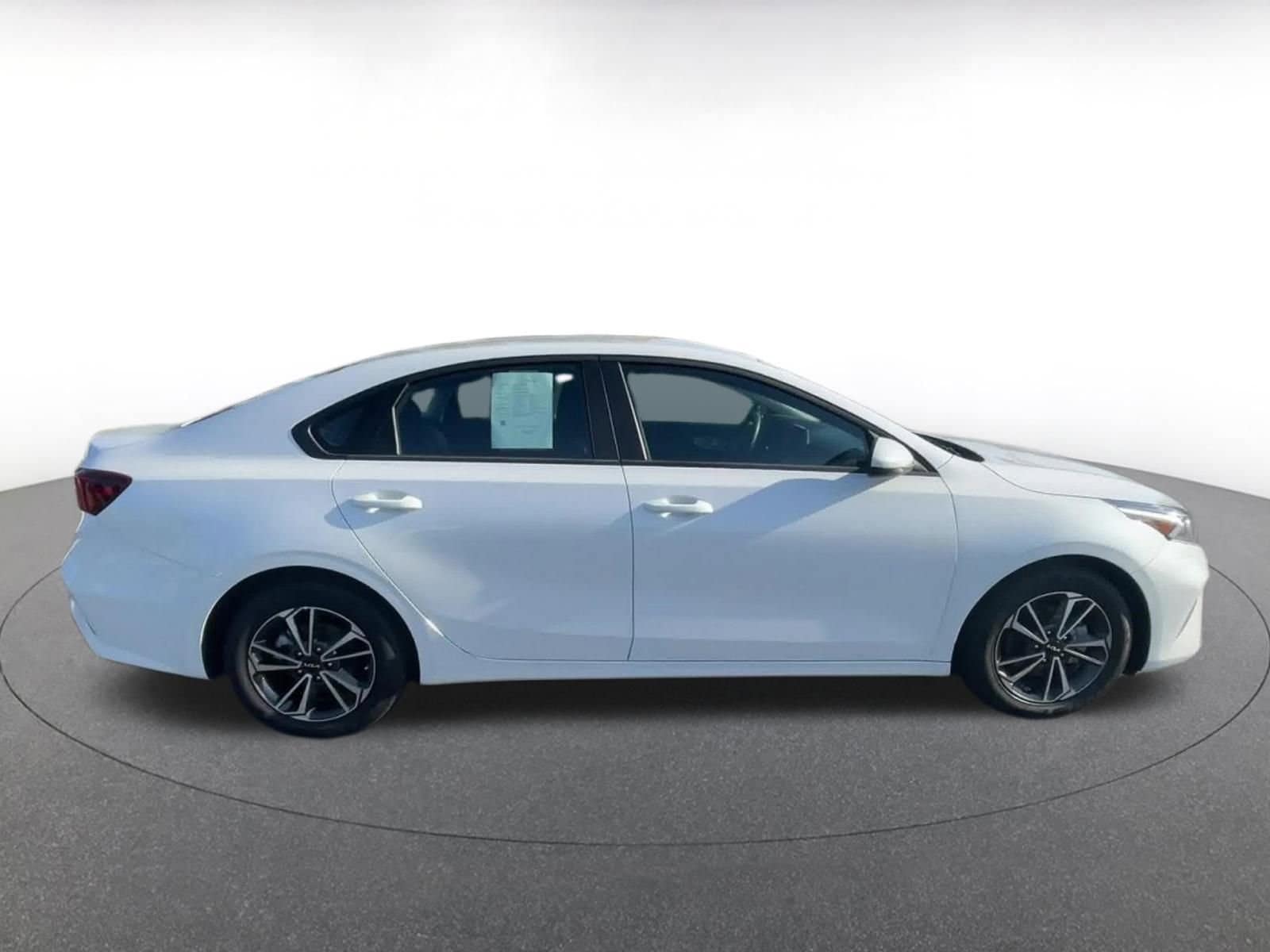 2024 Kia Forte LXS 16