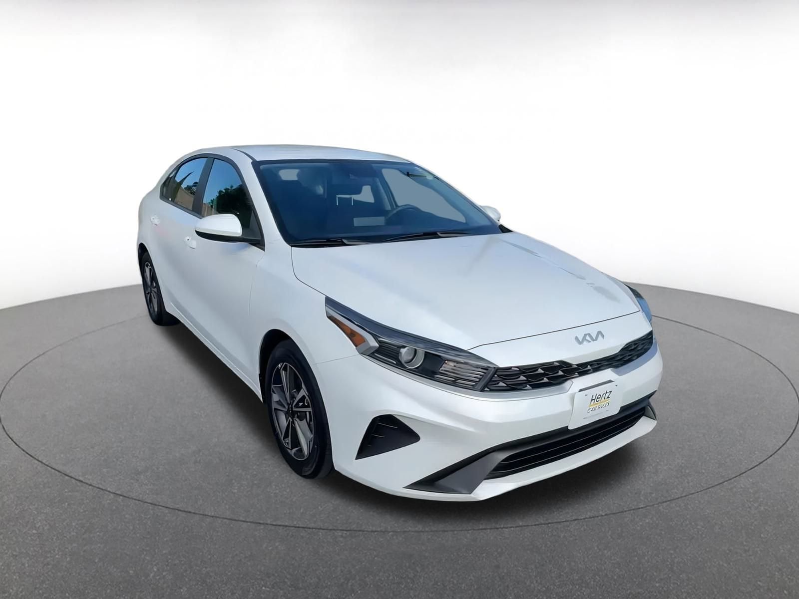 Thumbnail: 2024 Kia Forte - 3