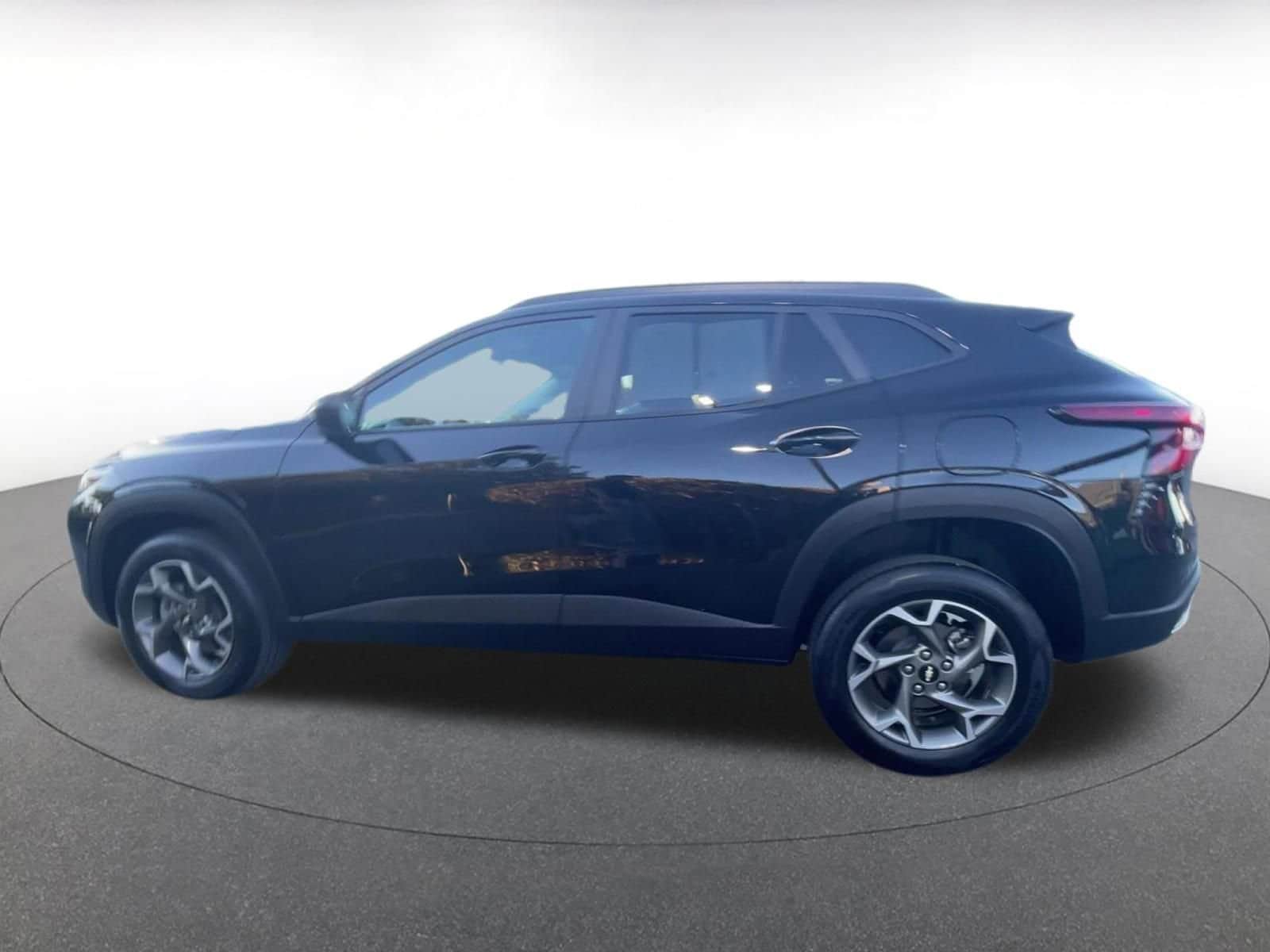 Thumbnail: 2025 Chevrolet Trax - 9
