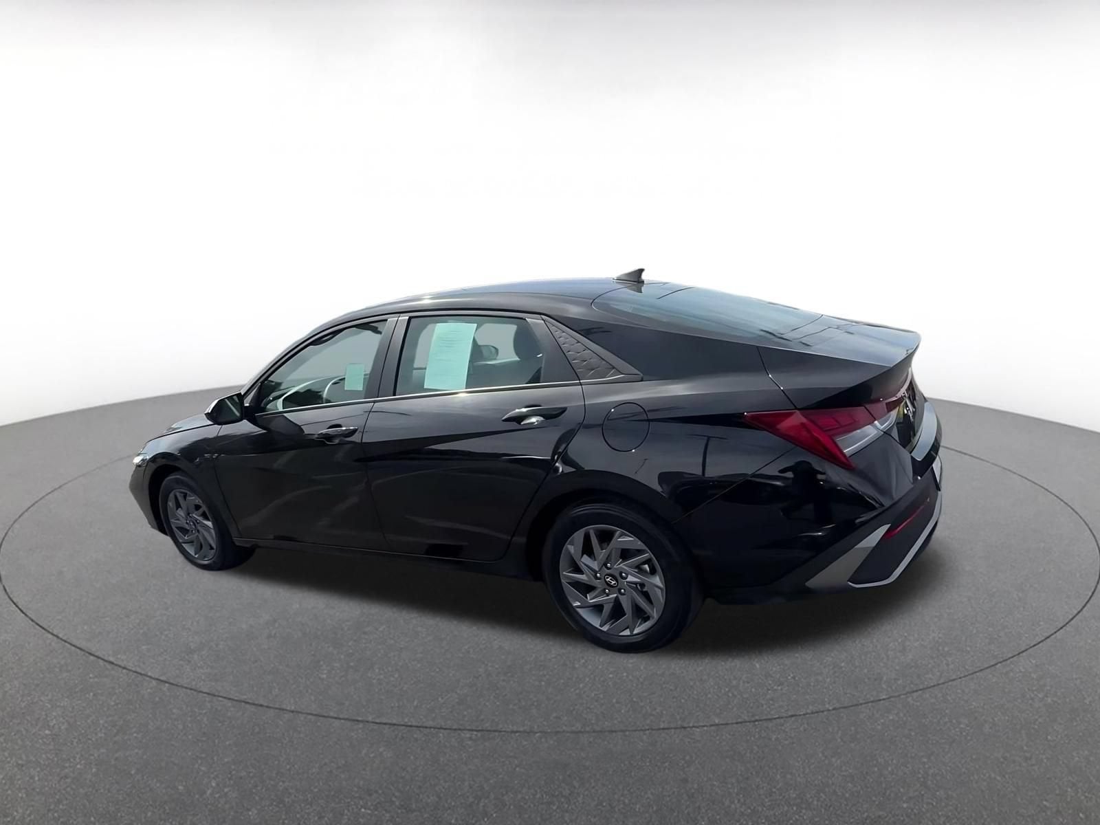 Thumbnail: 2026 Hyundai Elantra - 9