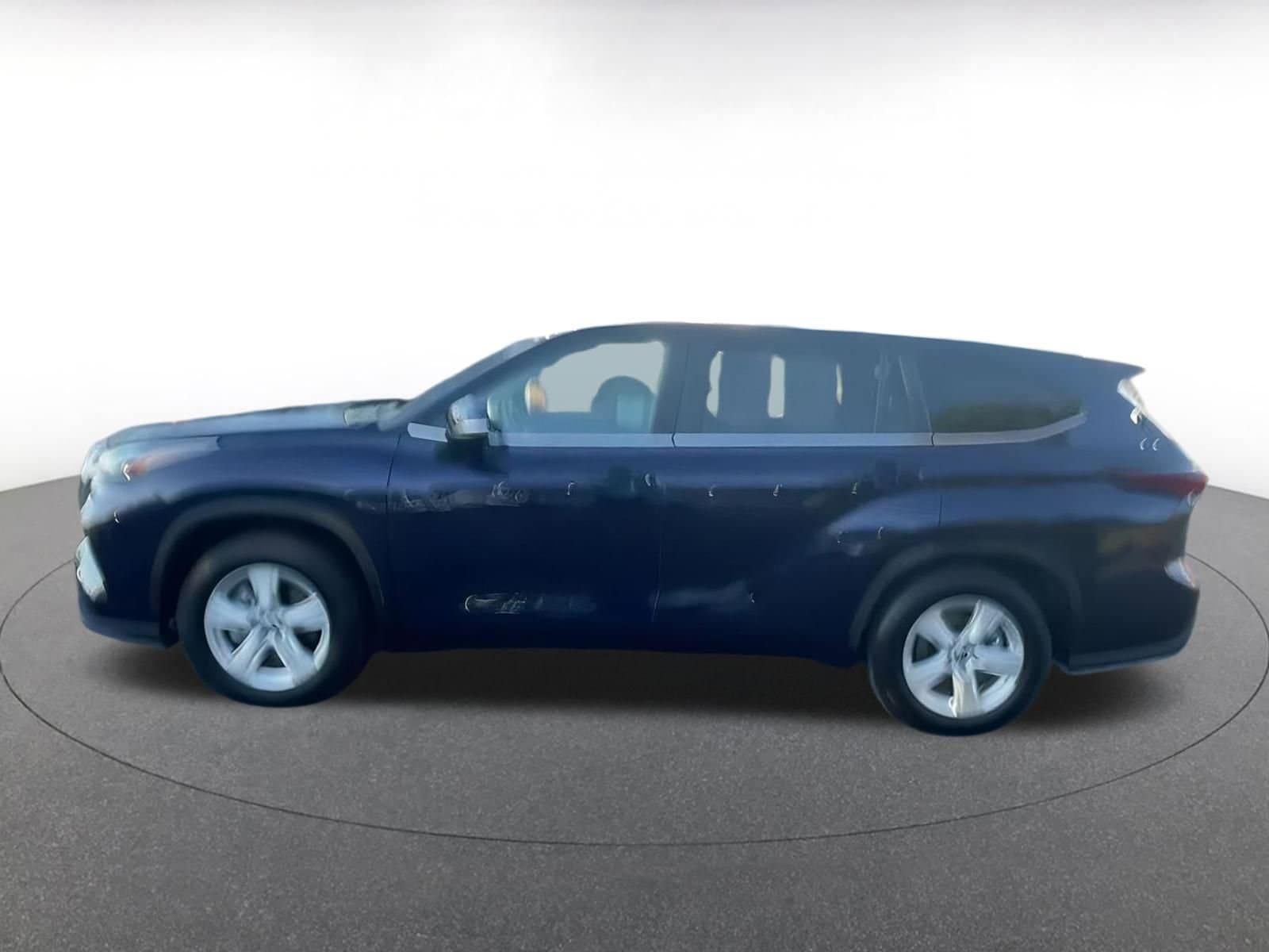 Thumbnail: 2025 Toyota Highlander - 9