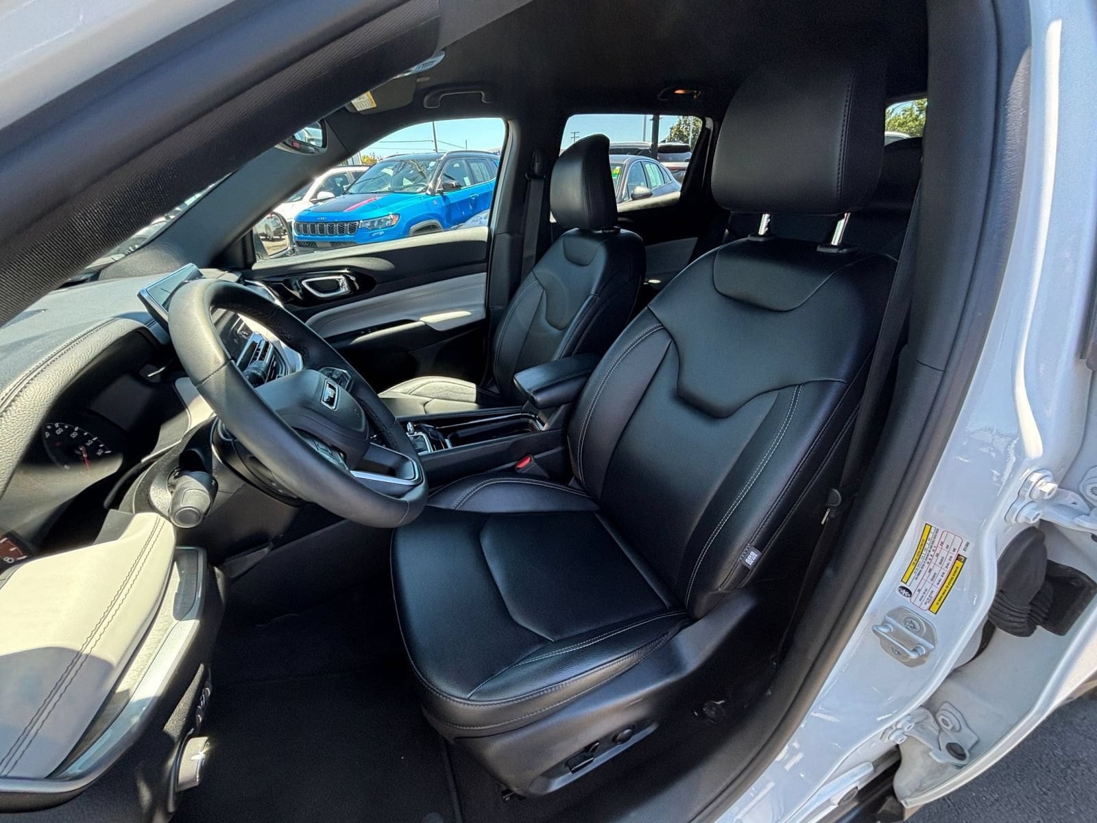Thumbnail: 2025 Jeep Compass - 32