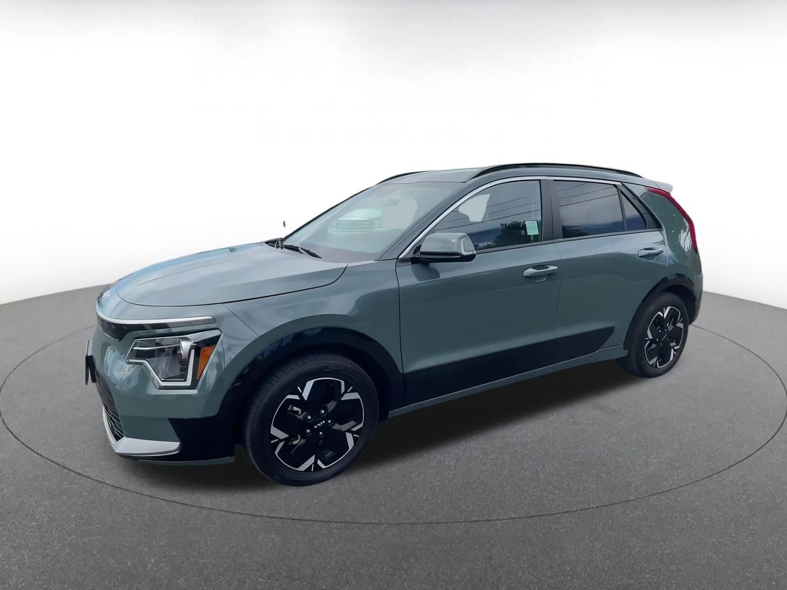 Thumbnail: 2023 Kia Niro - 7