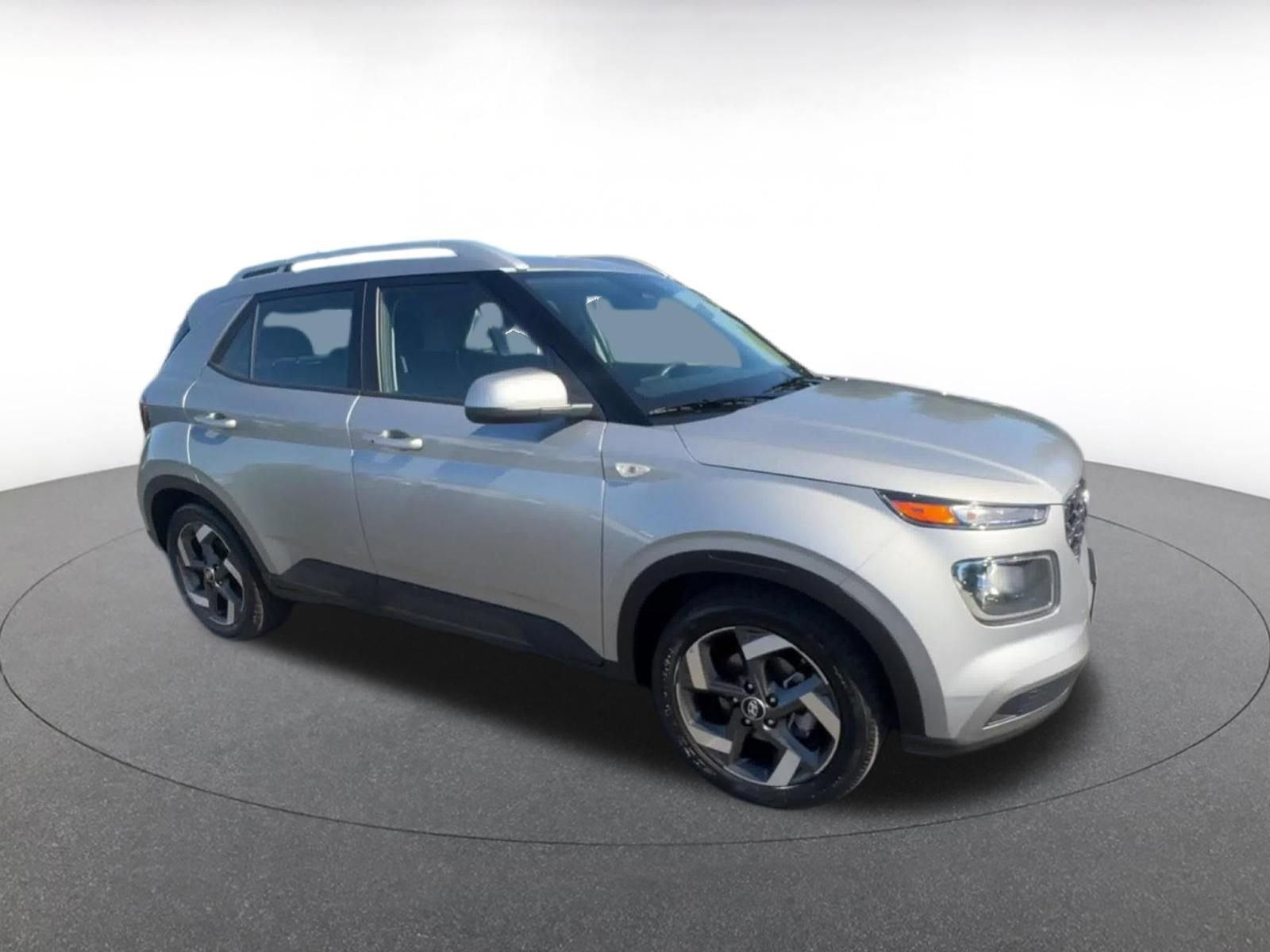 Thumbnail: 2025 Hyundai Venue - 2