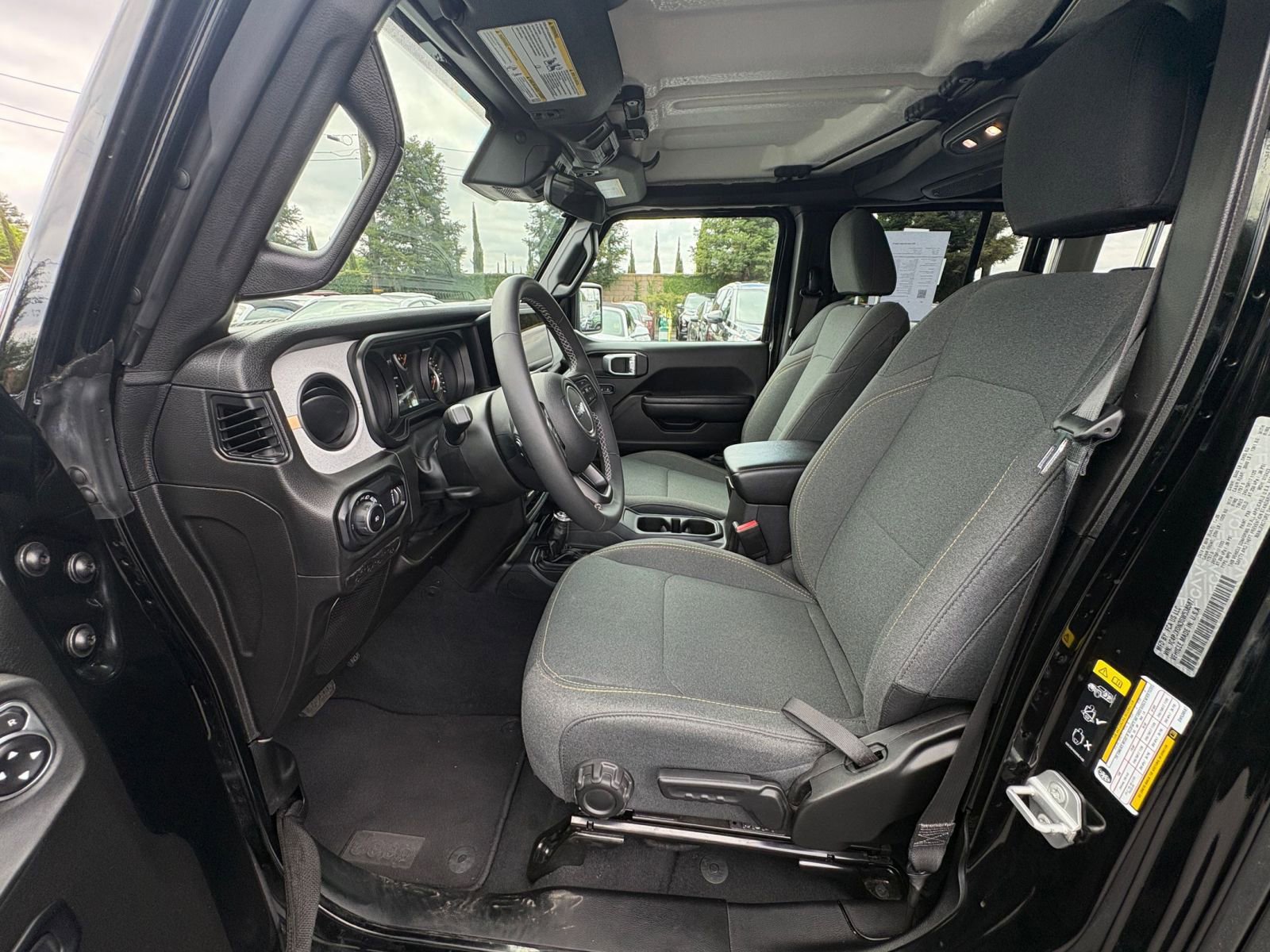 Thumbnail: 2025 Jeep Wrangler - 25