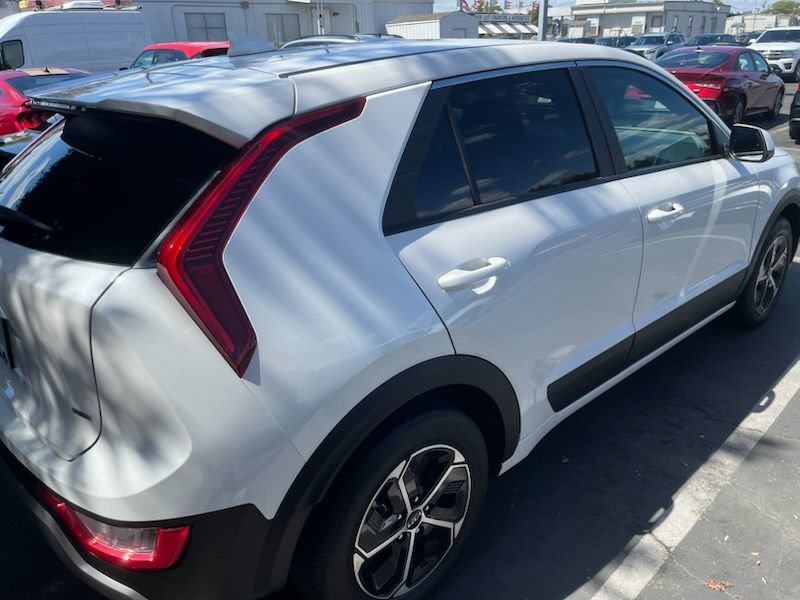 Thumbnail: 2026 Kia Niro - 10