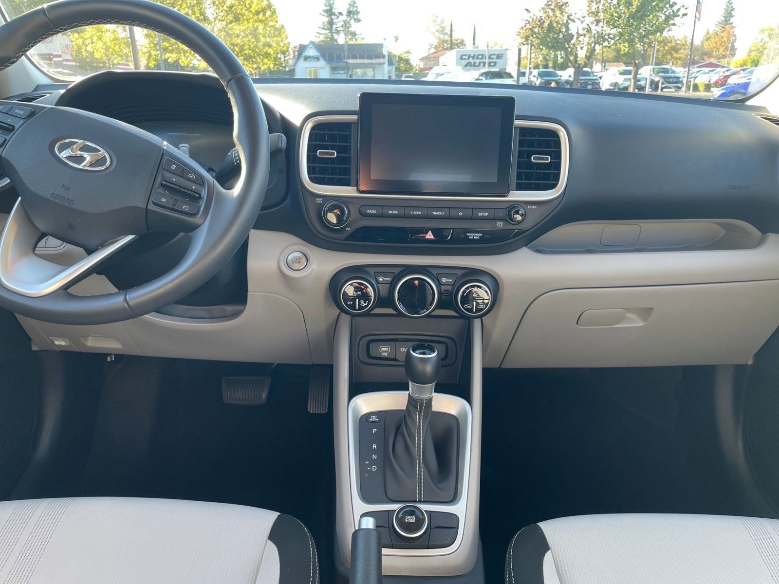 Thumbnail: 2025 Hyundai Venue - 32