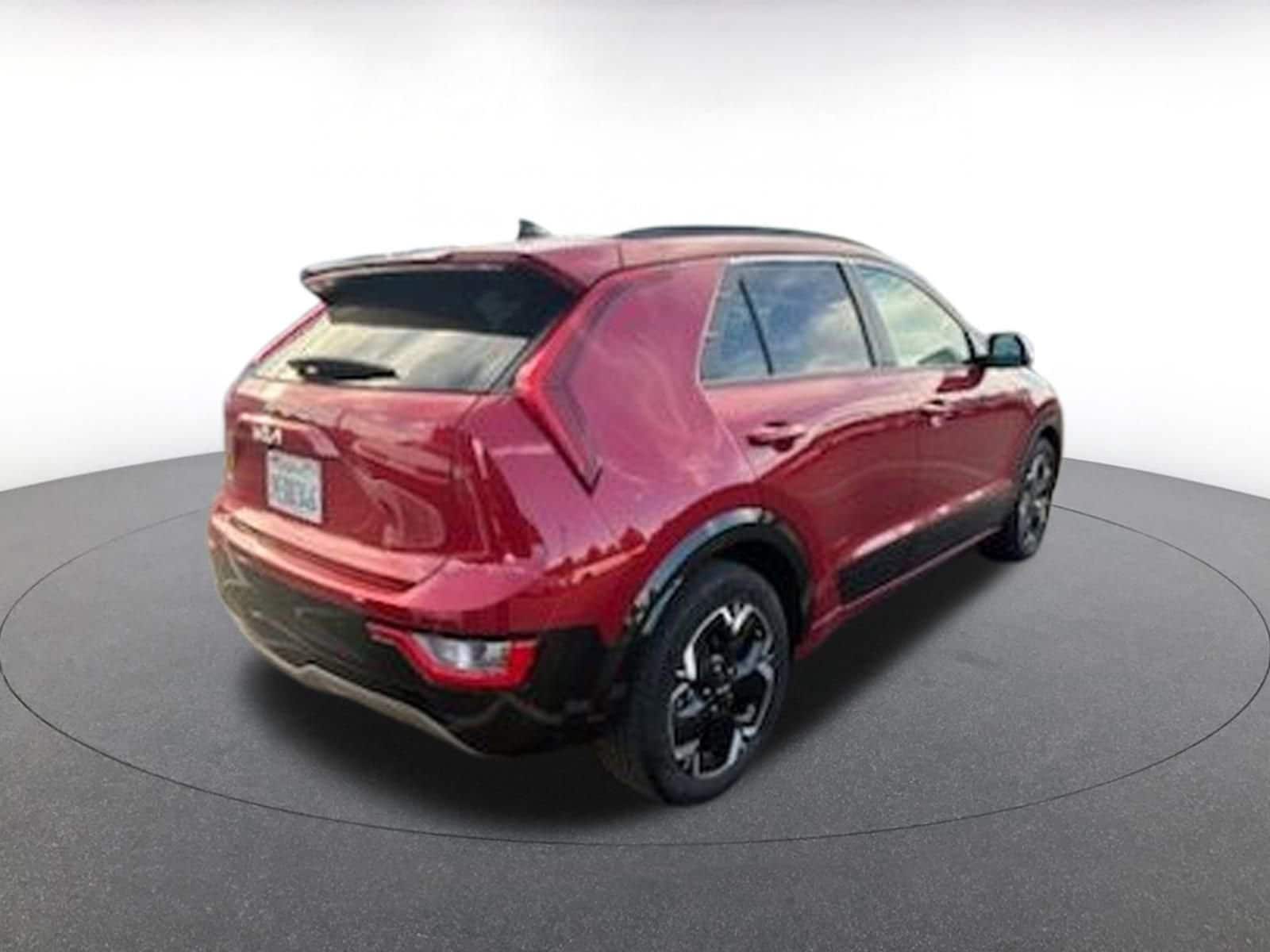 Thumbnail: 2023 Kia Niro - 4