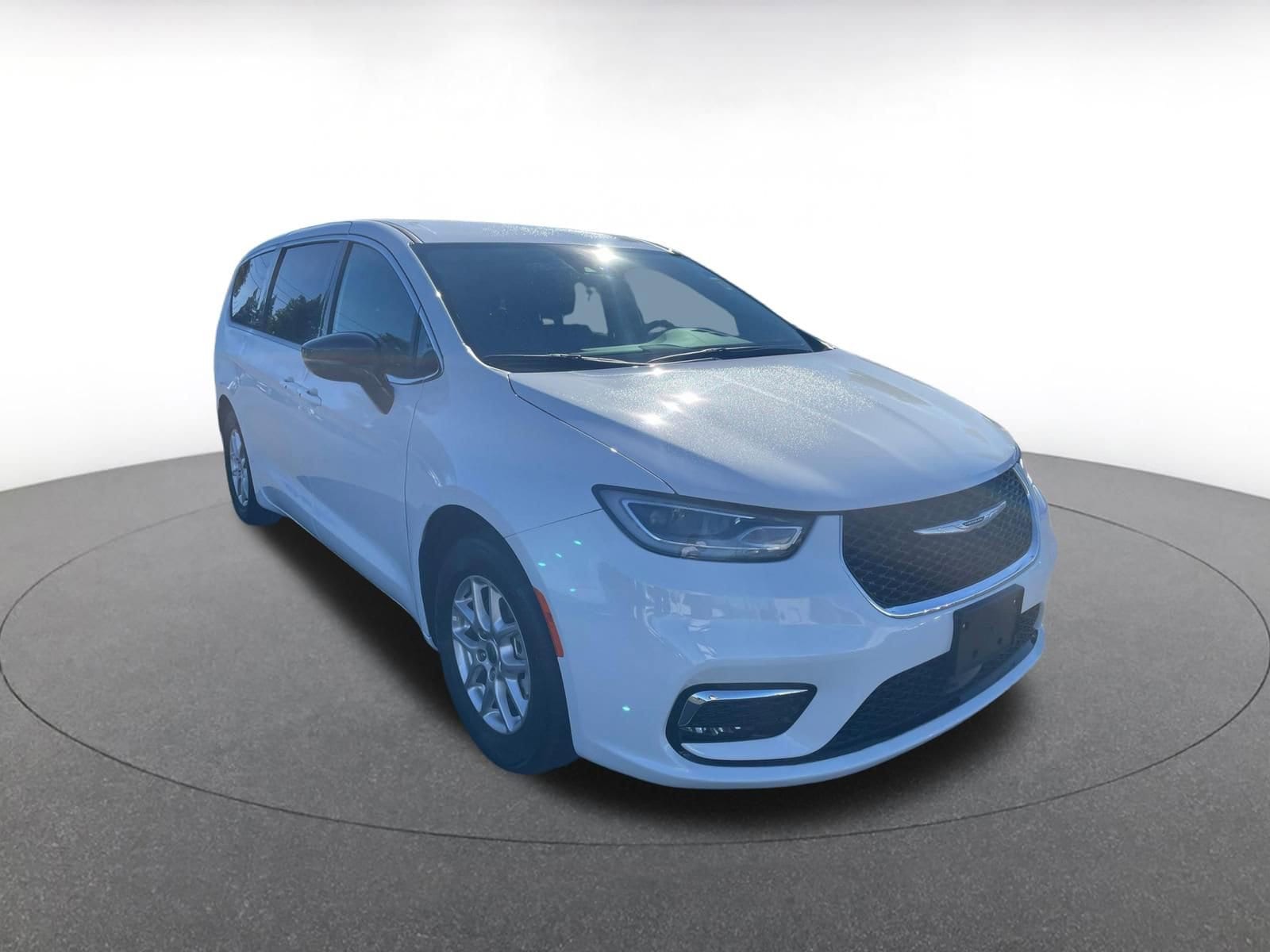 Thumbnail: 2025 Chrysler Pacifica - 1